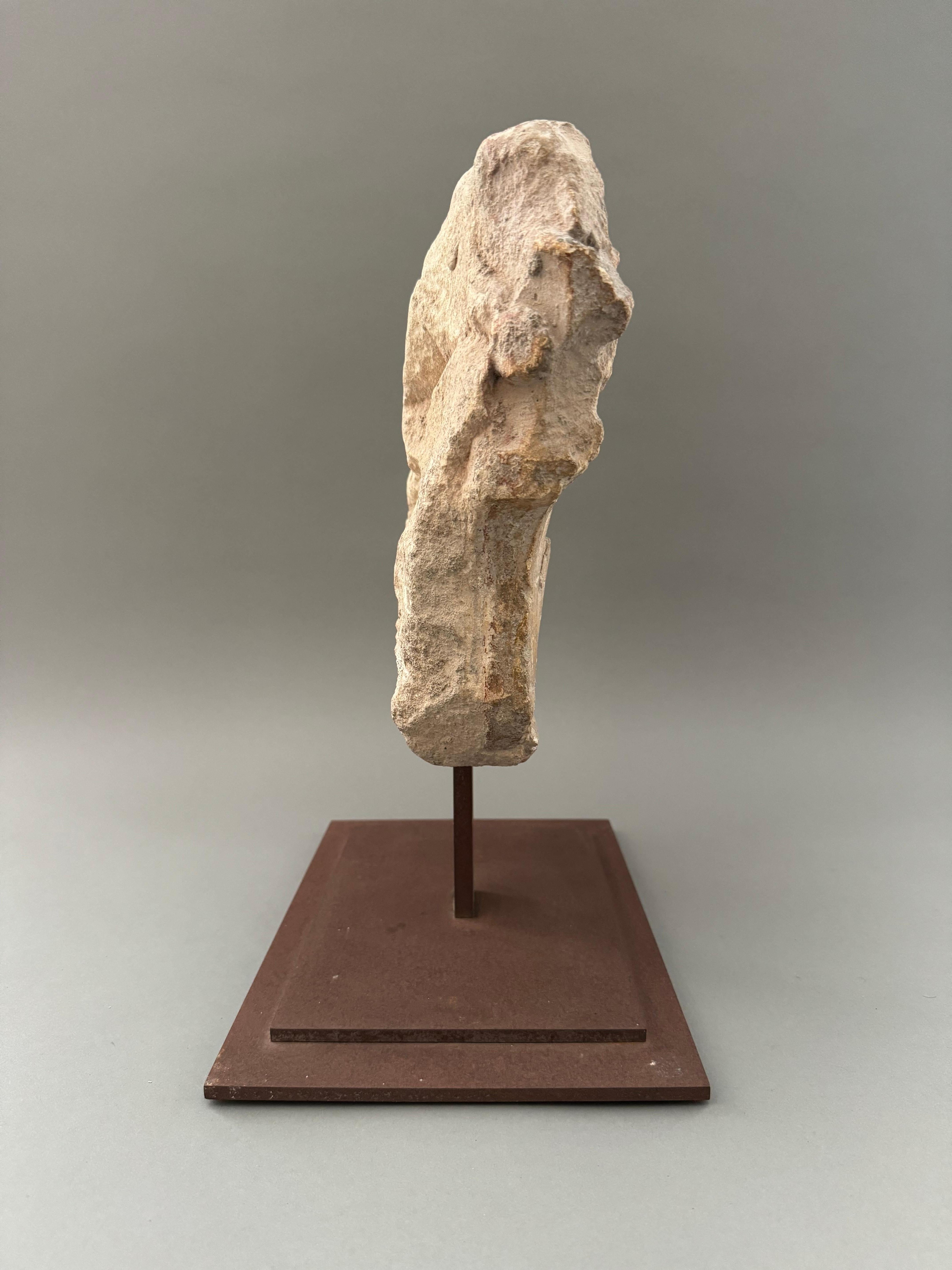 Capitello corinzio in marmo a colonna piatta - prima metà del XVI secolo For Sale 1