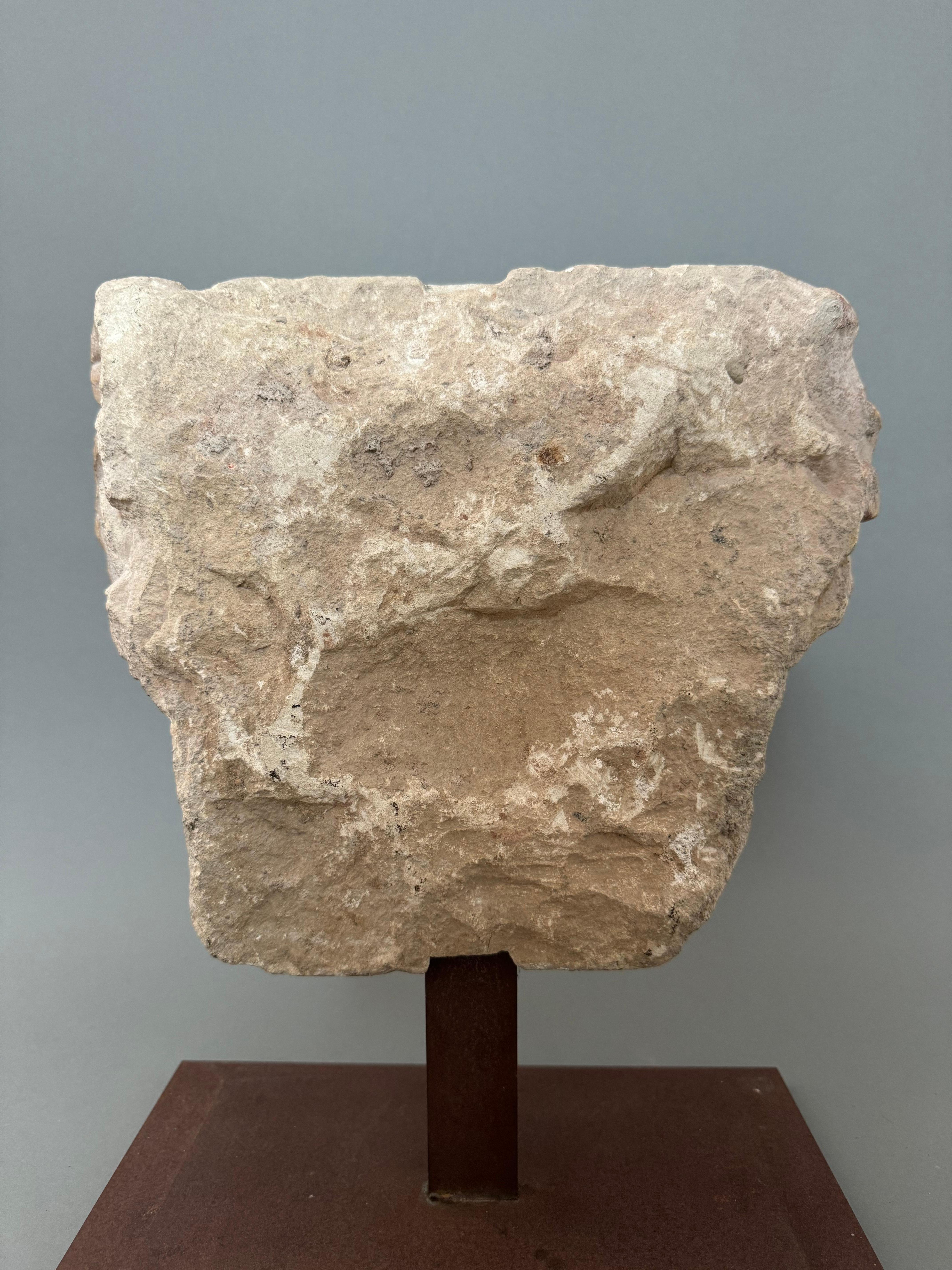 Capitello corinzio in marmo a colonna piatta - prima metà del XVI secolo For Sale 3