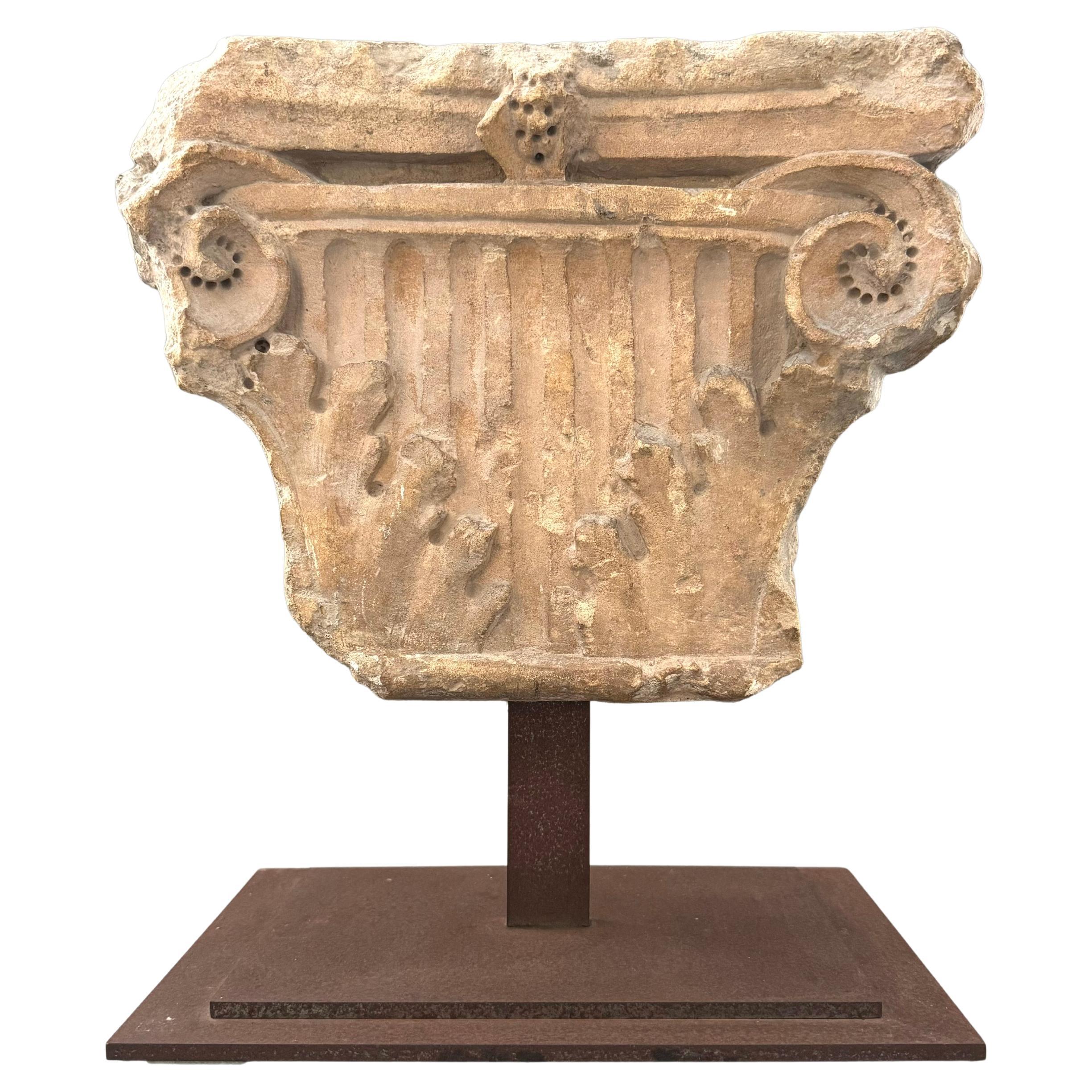 Capitello corinzio in marmo a colonna piatta - prima metà del XVI secolo