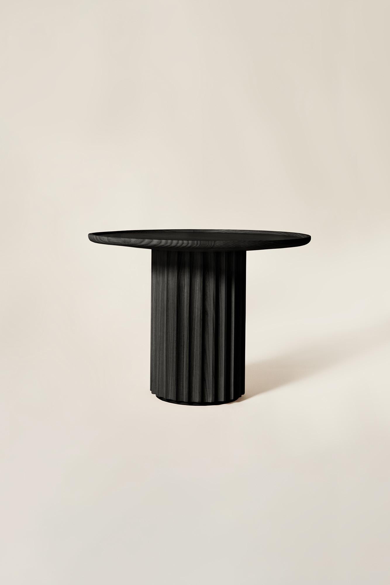 Moderne Table basse Capitello en bois massif, finition frêne noir, contemporaine en vente