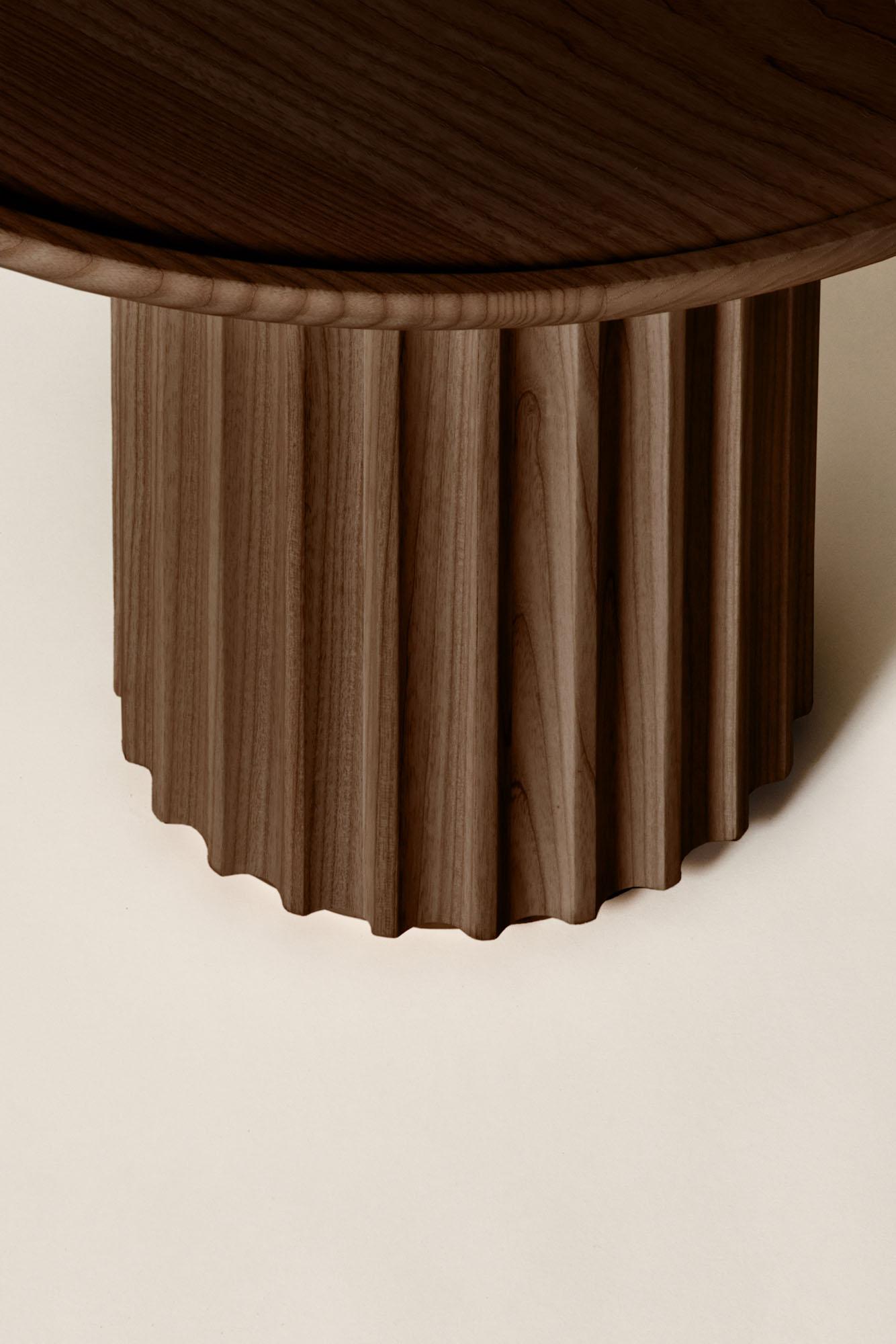Table basse Capitello en bois massif, finition en frêne brun, contemporaine en vente 4