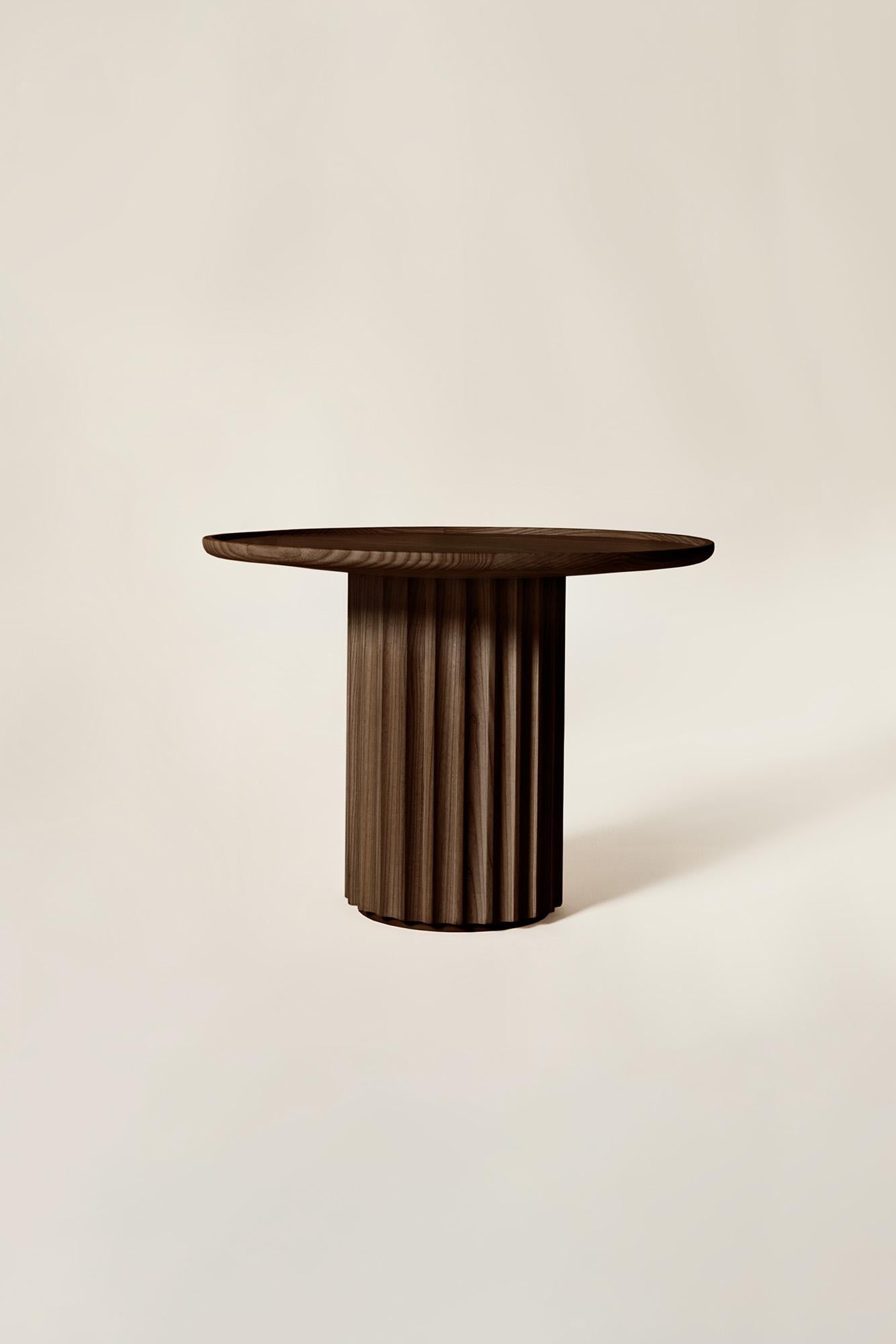 XXIe siècle et contemporain Table basse Capitello en bois massif, finition en frêne brun, contemporaine en vente