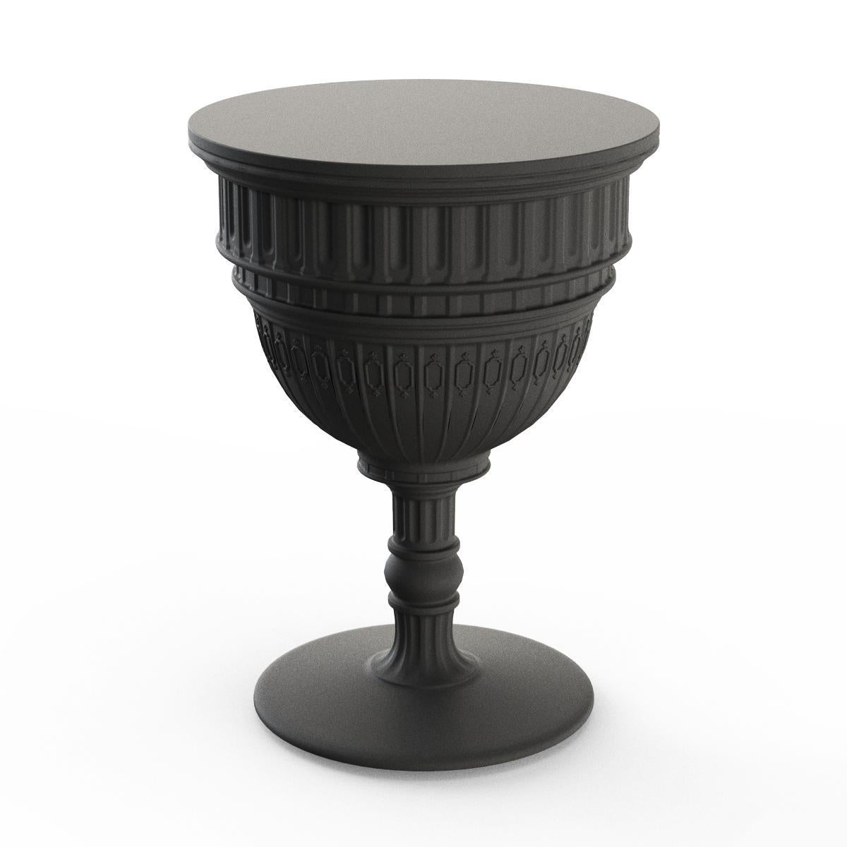 From Capitol Hill to your home. Capitol, designed by Studio Job, re-interprets the dome of the Capitol Building in Washington DC in a low side table that will keep at hand your favourite books and cups while you relax on the sofa. Suitable for both