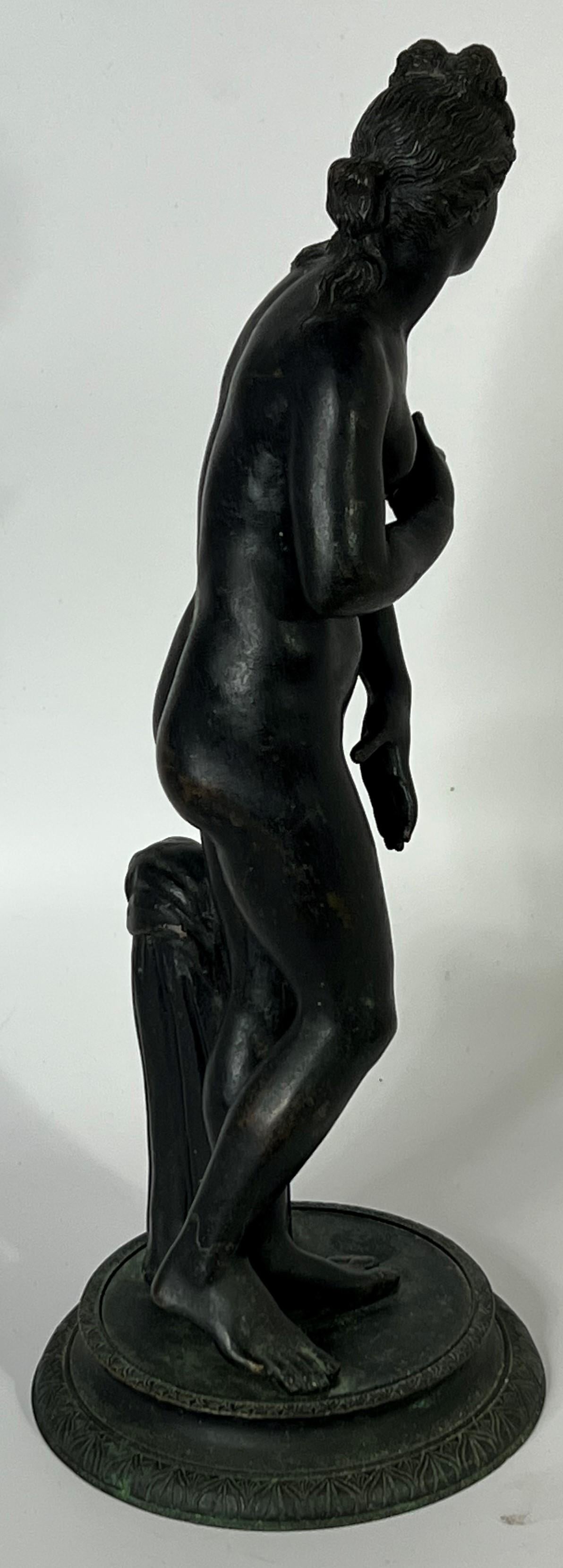 Venere Capitolina Grand Tour Bronzo della metà del XIX secolo In condizioni discrete in vendita a Mobile, AL
