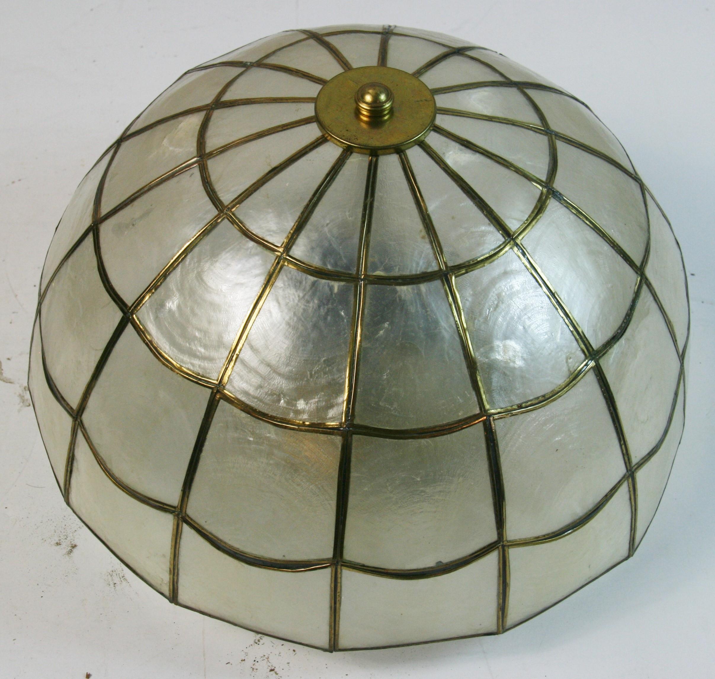 Empotrable Capiz Shell mediados del siglo XX en venta