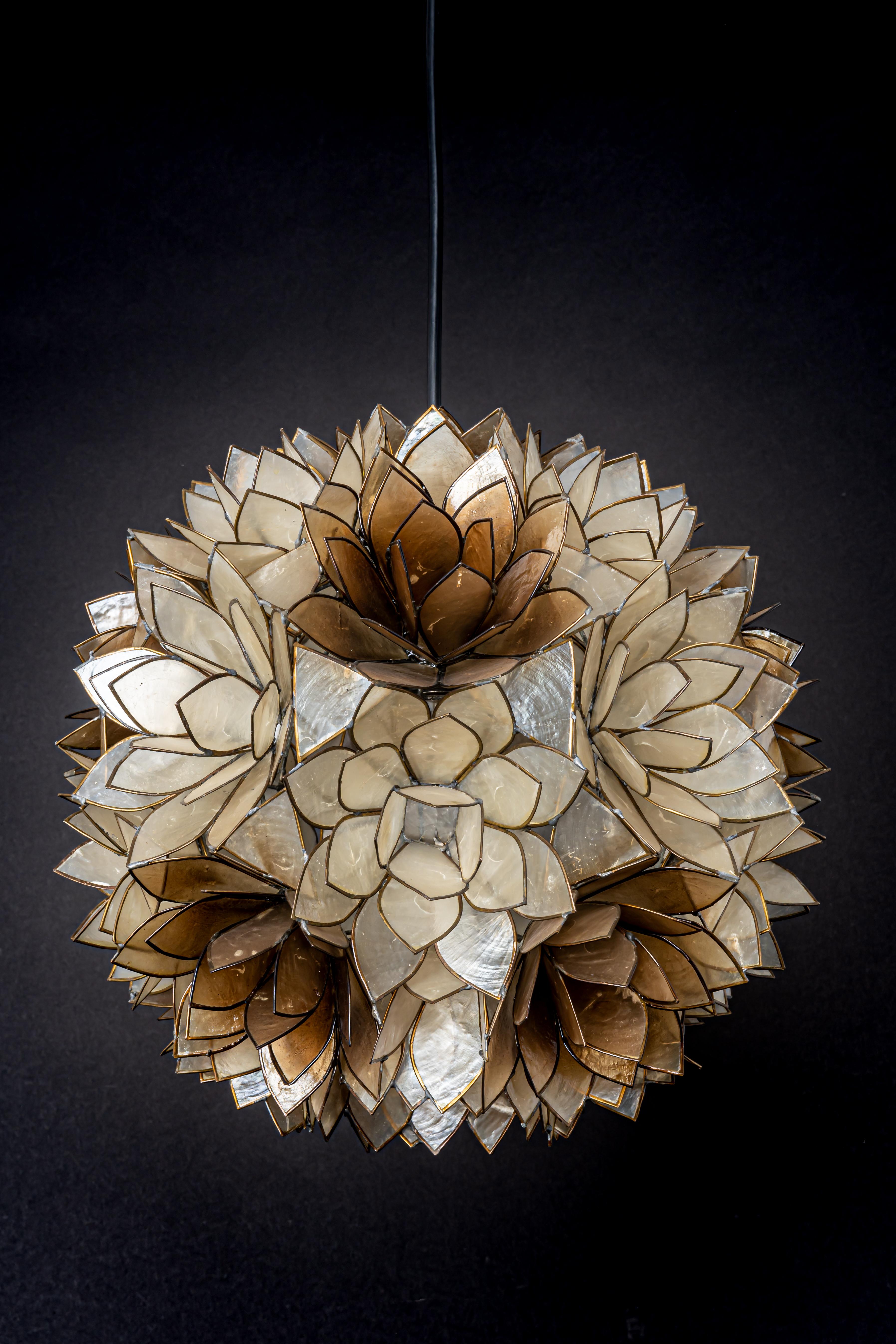 Lustre à boules de lotus en coquillages Capiz Allemagne:: années 1960 2