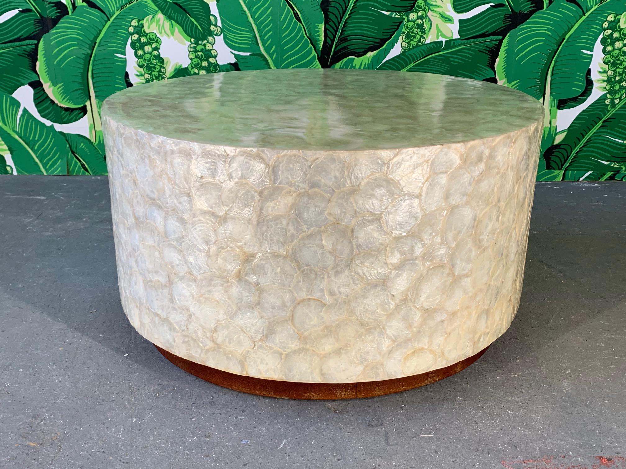 Capiz Shell Round Coffee Table In Excellent Condition In Jacksonville, FL