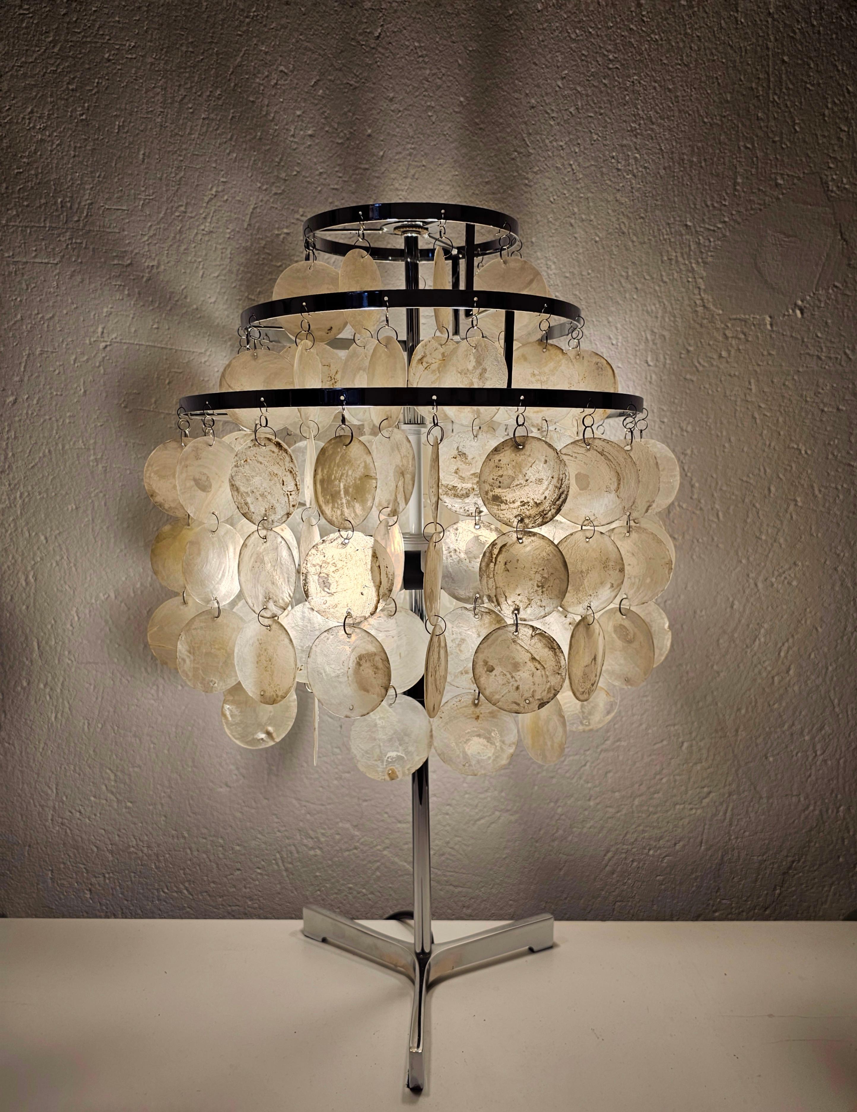 Mid-Century Modern Lampe de table Capiz dans le style de la lampe fantastique Verner Panton, États-Unis, années 1980 en vente