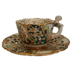 Tasses et soucoupes de cabinet Capodimonte, peintes et dorées à la main, non signées, 20e siècle