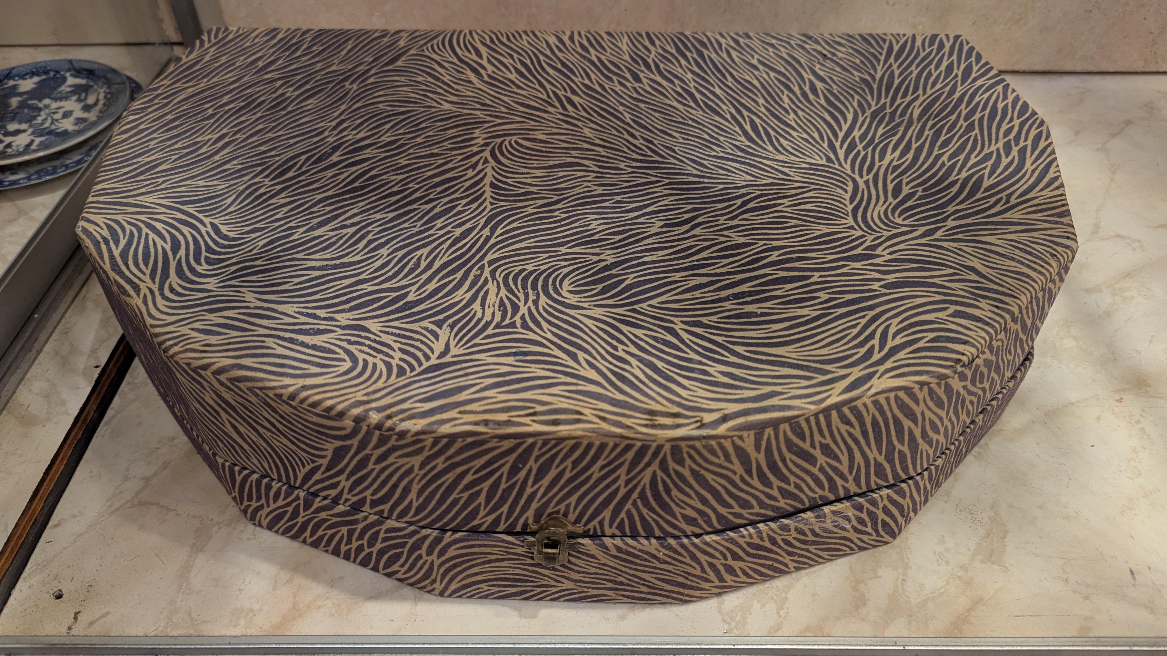 20ième siècle Set de démiurge pour le chocolat de Capodimonte en vente