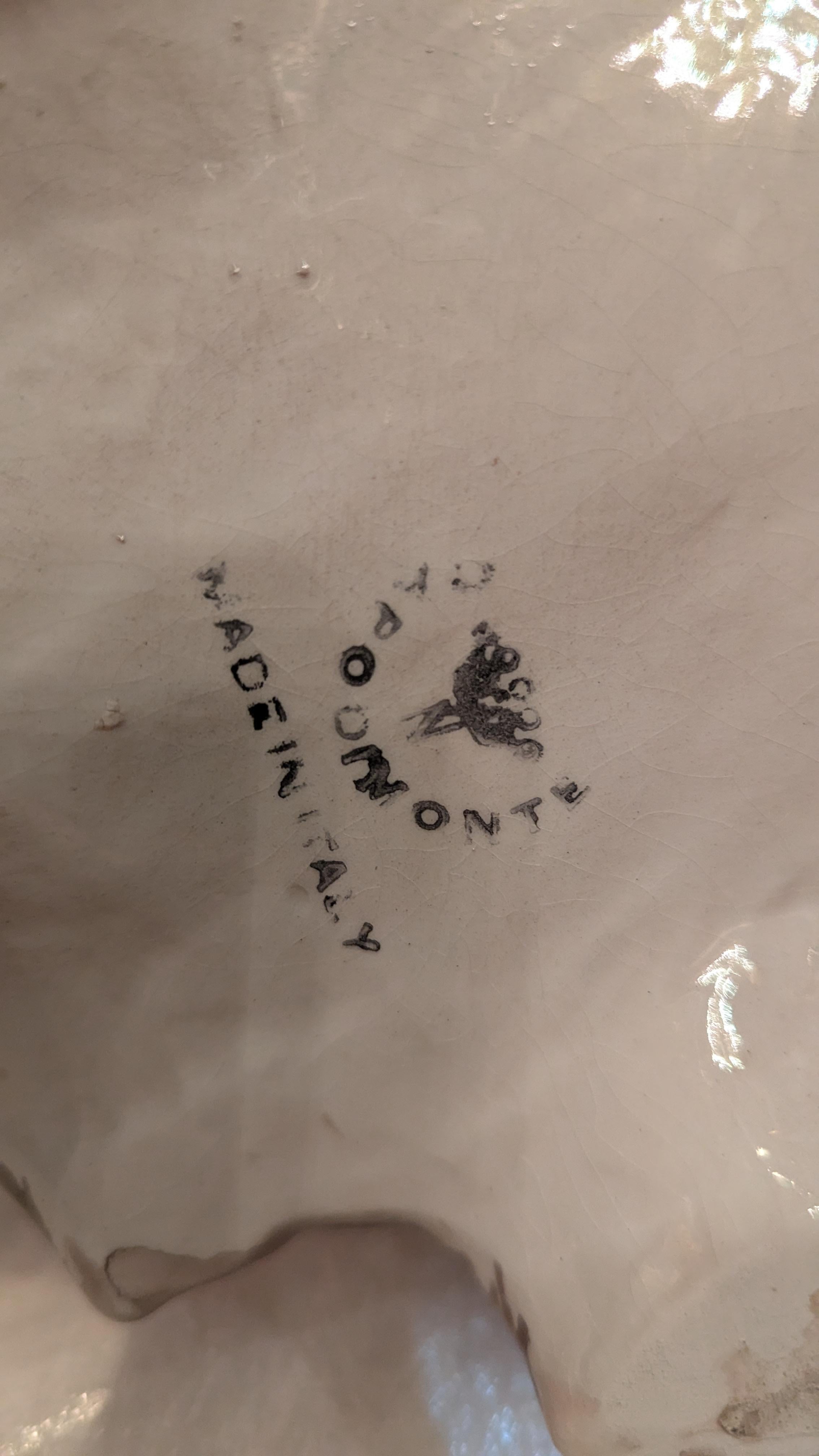 Porcellana Coppia di vasi a doppio manico di Capodimonte in vendita