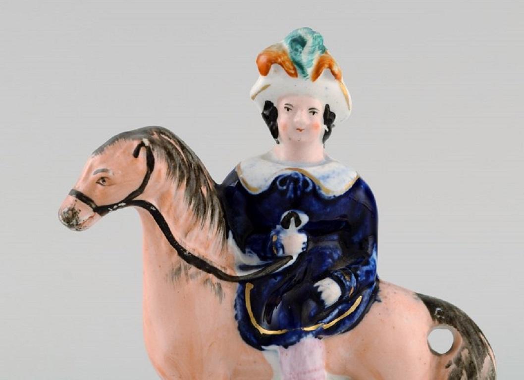 Capodimonte, England, Two Antique Hand-Painted Porcelain Figurines, 19th C. In Excellent Condition In Copenhagen, DK