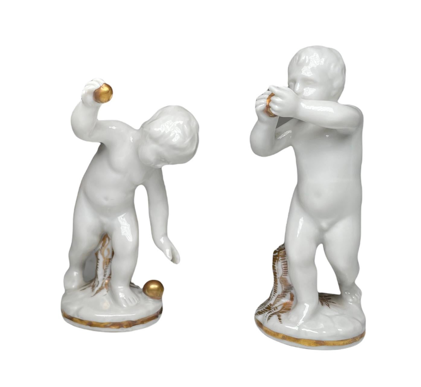 20ième siècle Cherubins de Capodimonte en porcelaine blanche émaillée de Parian en vente