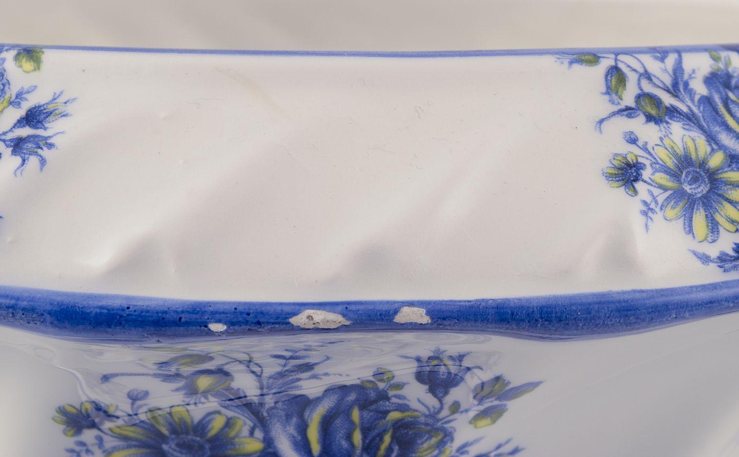 Glazed Capodimonte, Italy. Large flowerpot in faience. Mid-20th C. For Sale
