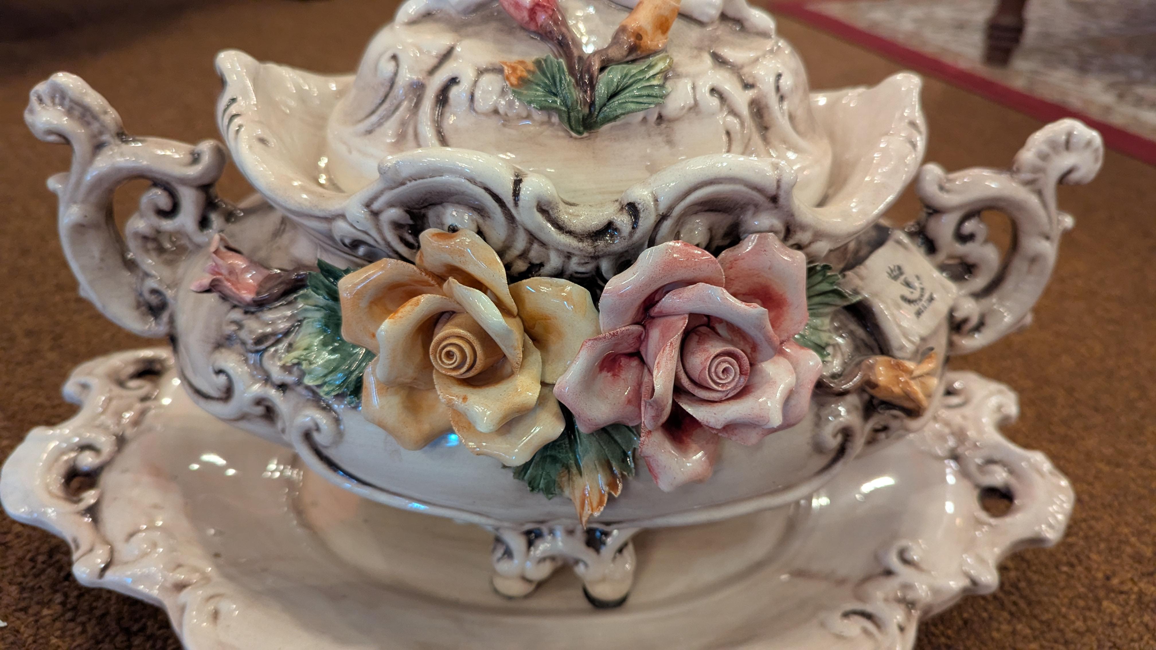 Capodimonte Large Toureen and underplate For Sale 3