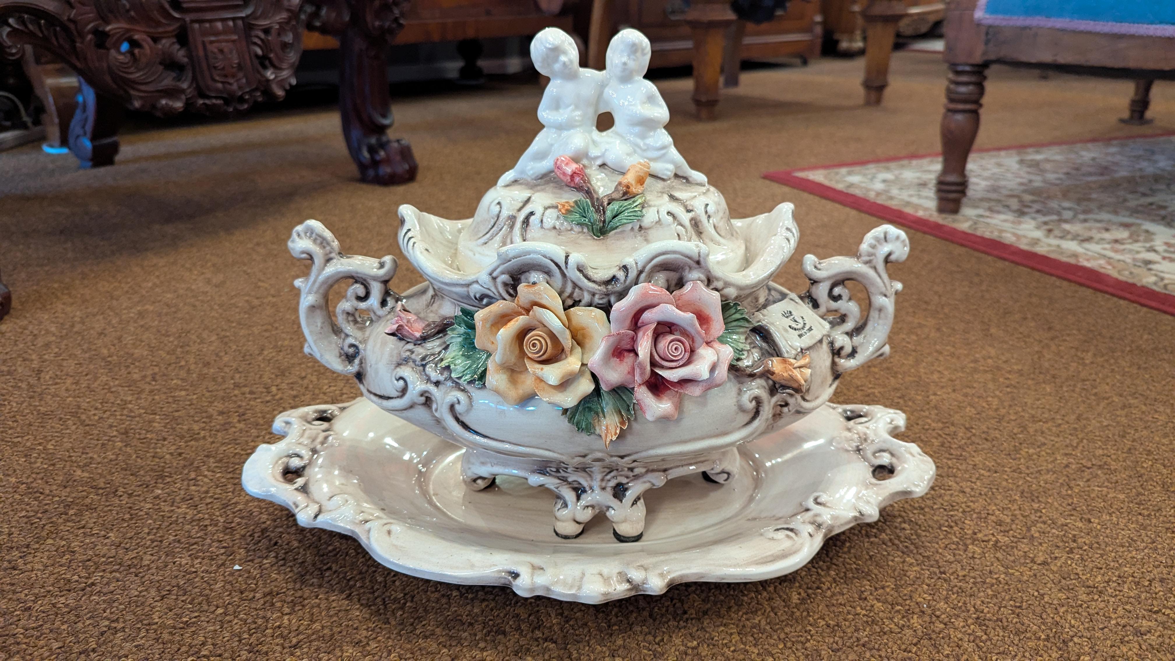 Capodimonte Large Toureen and underplate For Sale 1