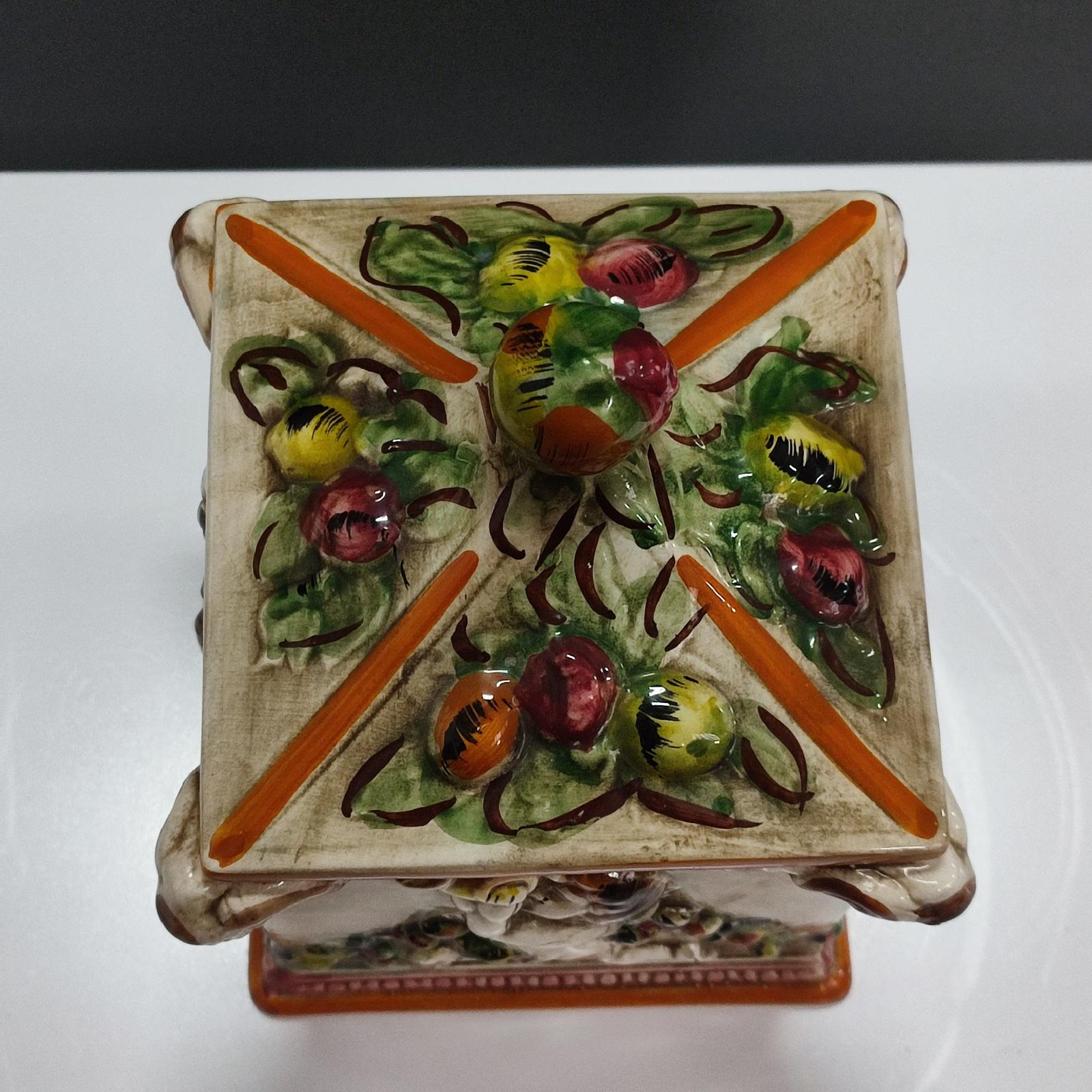 Capodimonte Tarro con tapa Four Seasons Querubines Decoración en venta 2