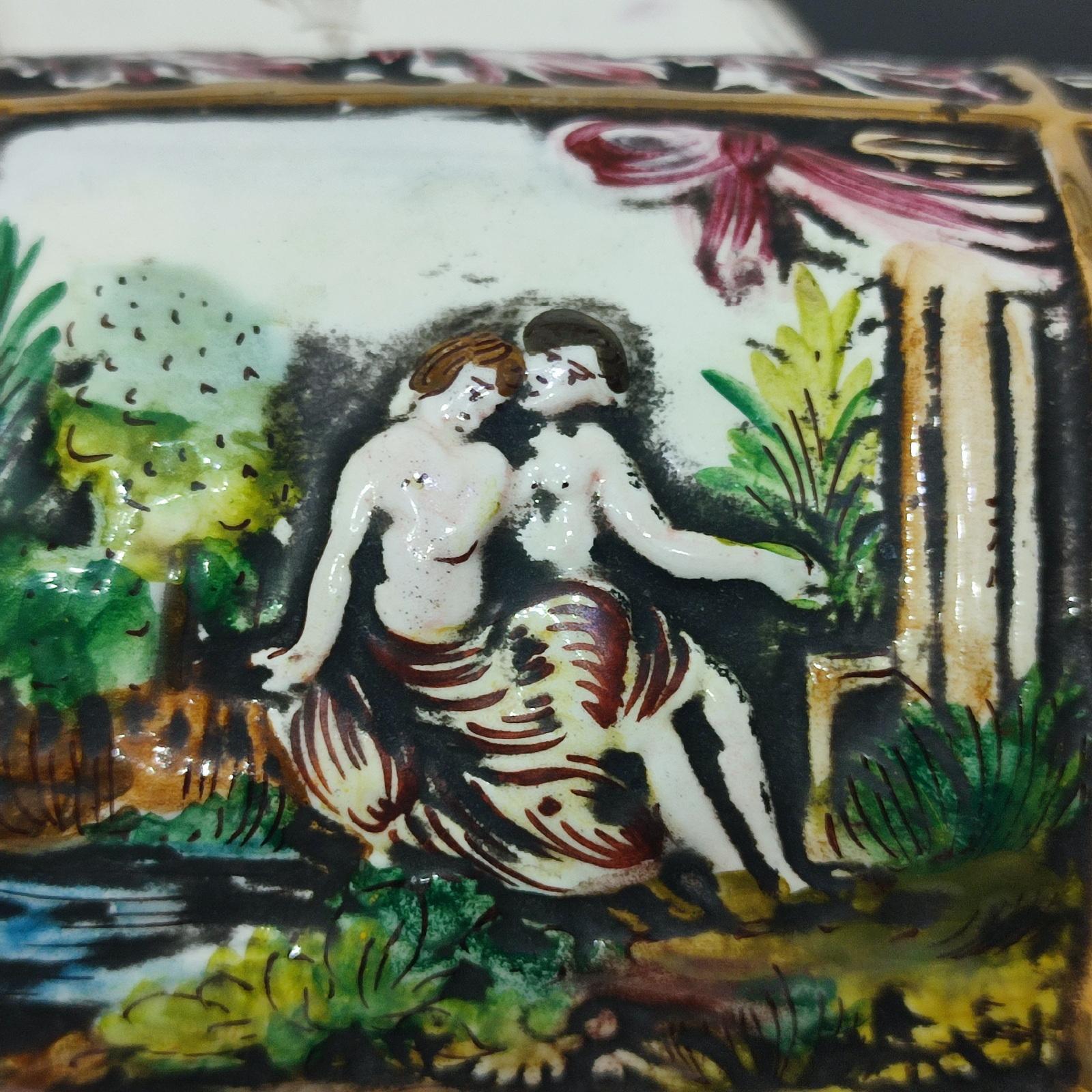 Capodimonte Porcelain Chest, Jewelry Box, Italy Mid 20th Century - FREE SHIPPING For Sale 9