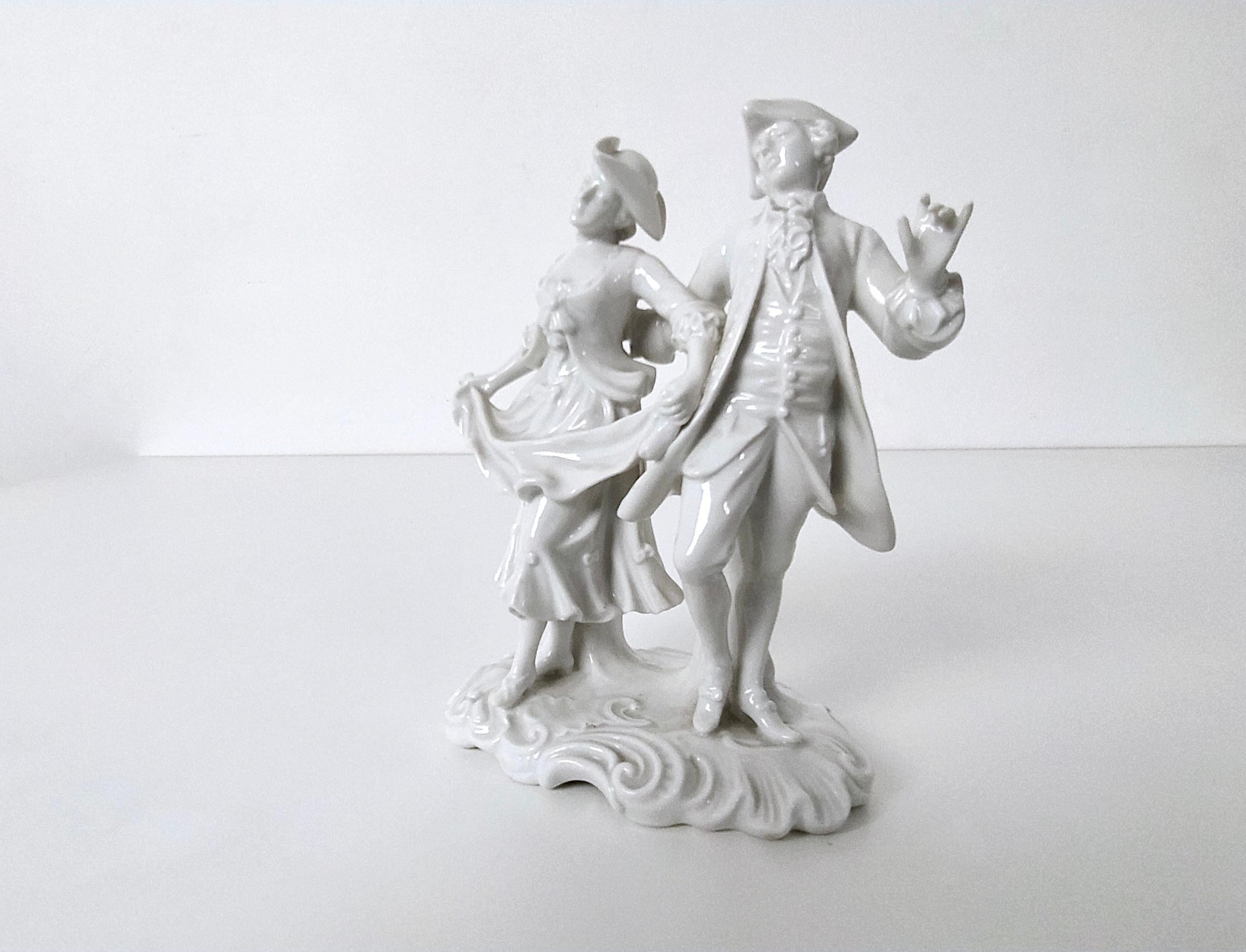 Deko-Objekt aus Capodimonte-Porzellan von Ginori, Rokoko-Stil, Italien (Moderne der Mitte des Jahrhunderts) im Angebot