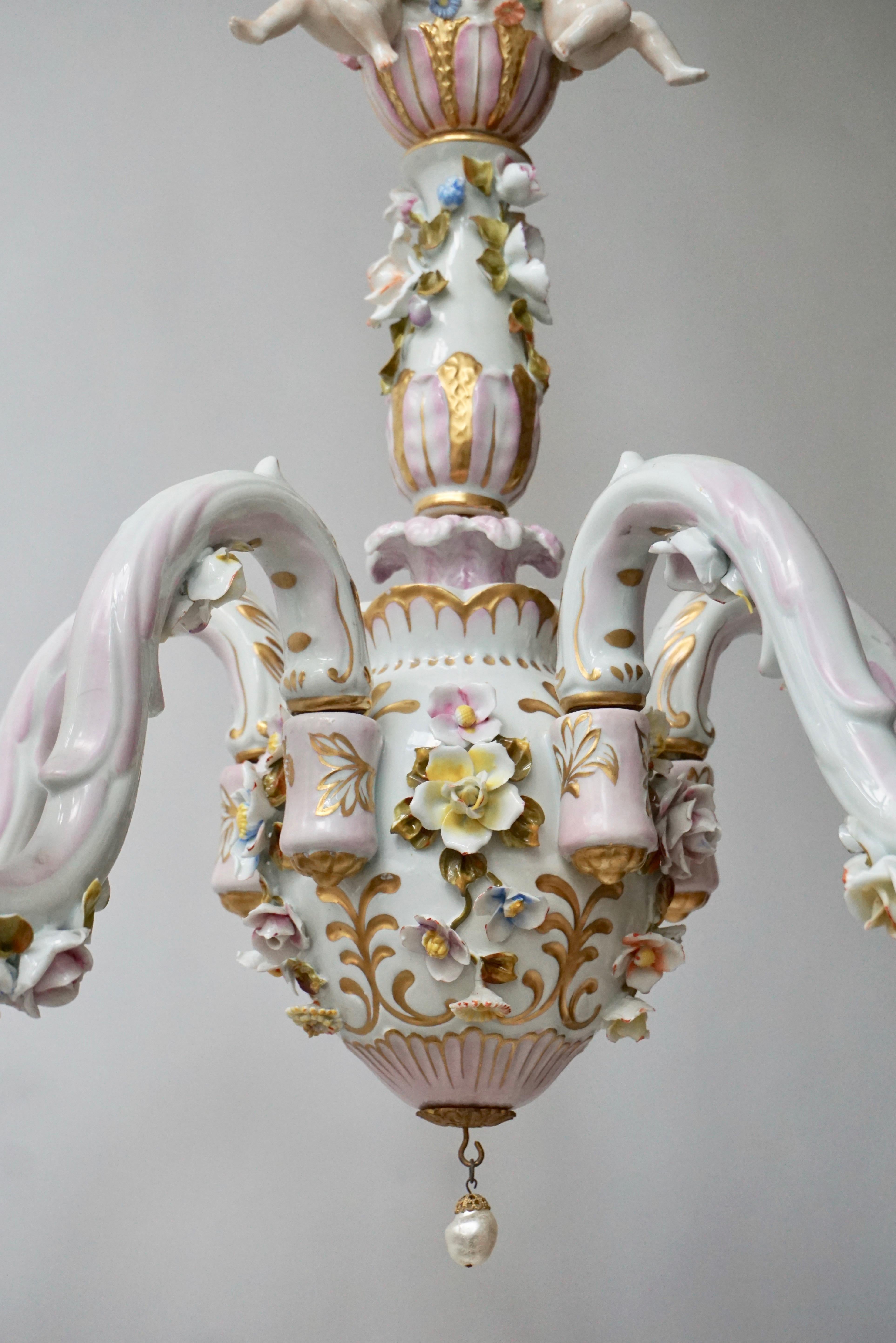 Brass Capodimonte Porcelain Five Lights Chandelier with Putti and Floral Patterns For Sale