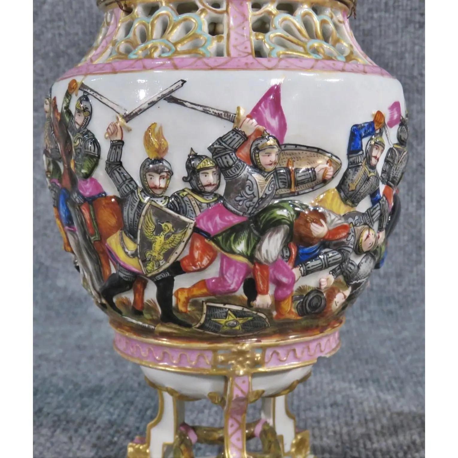 Neoclassical Capodimonte Porcelain Potpourri Covered Bowl - Gladiators, 19th Century For Sale