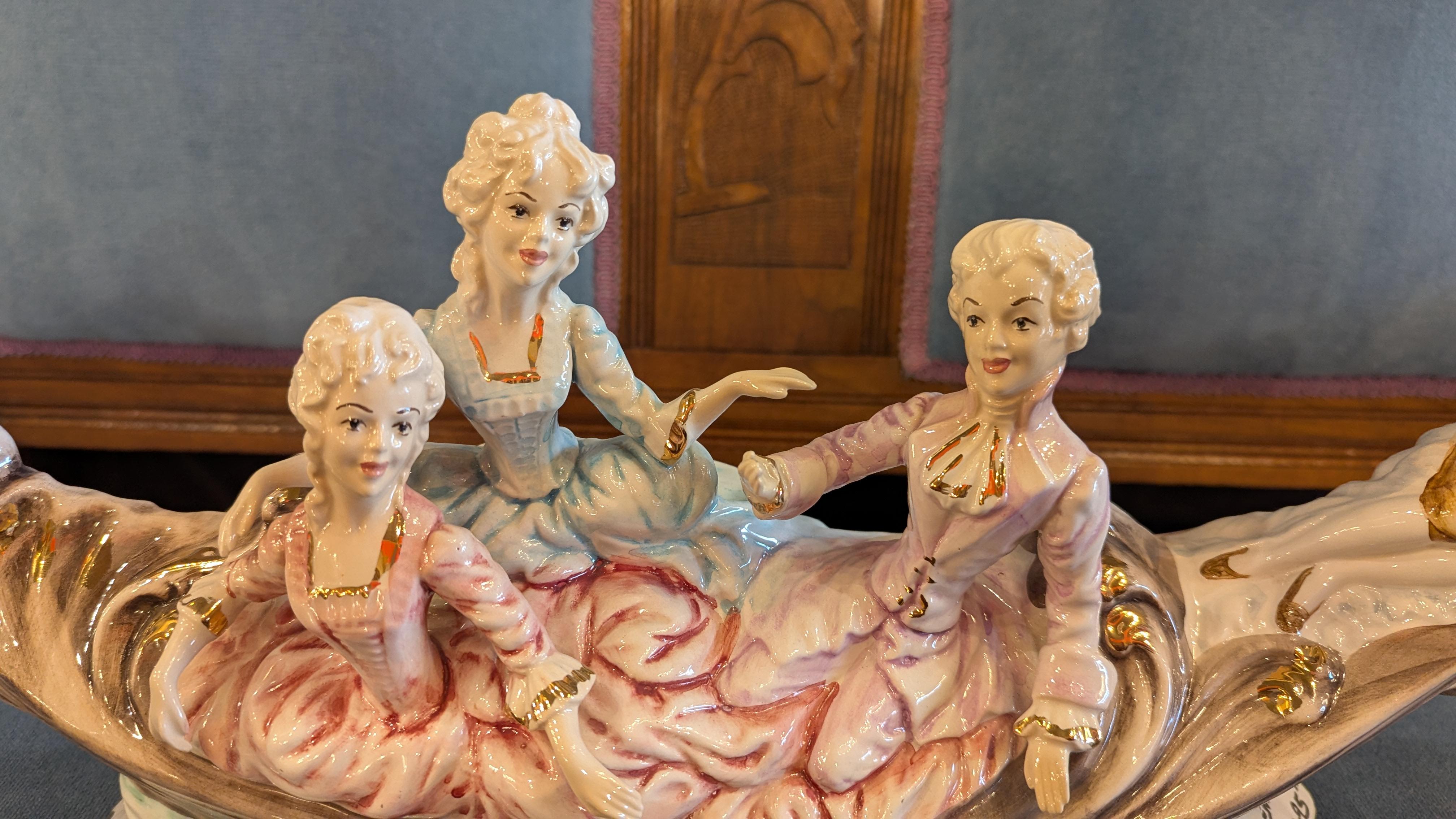 Hollywood Regency Scena di gondola in stile Capodimonte in vendita