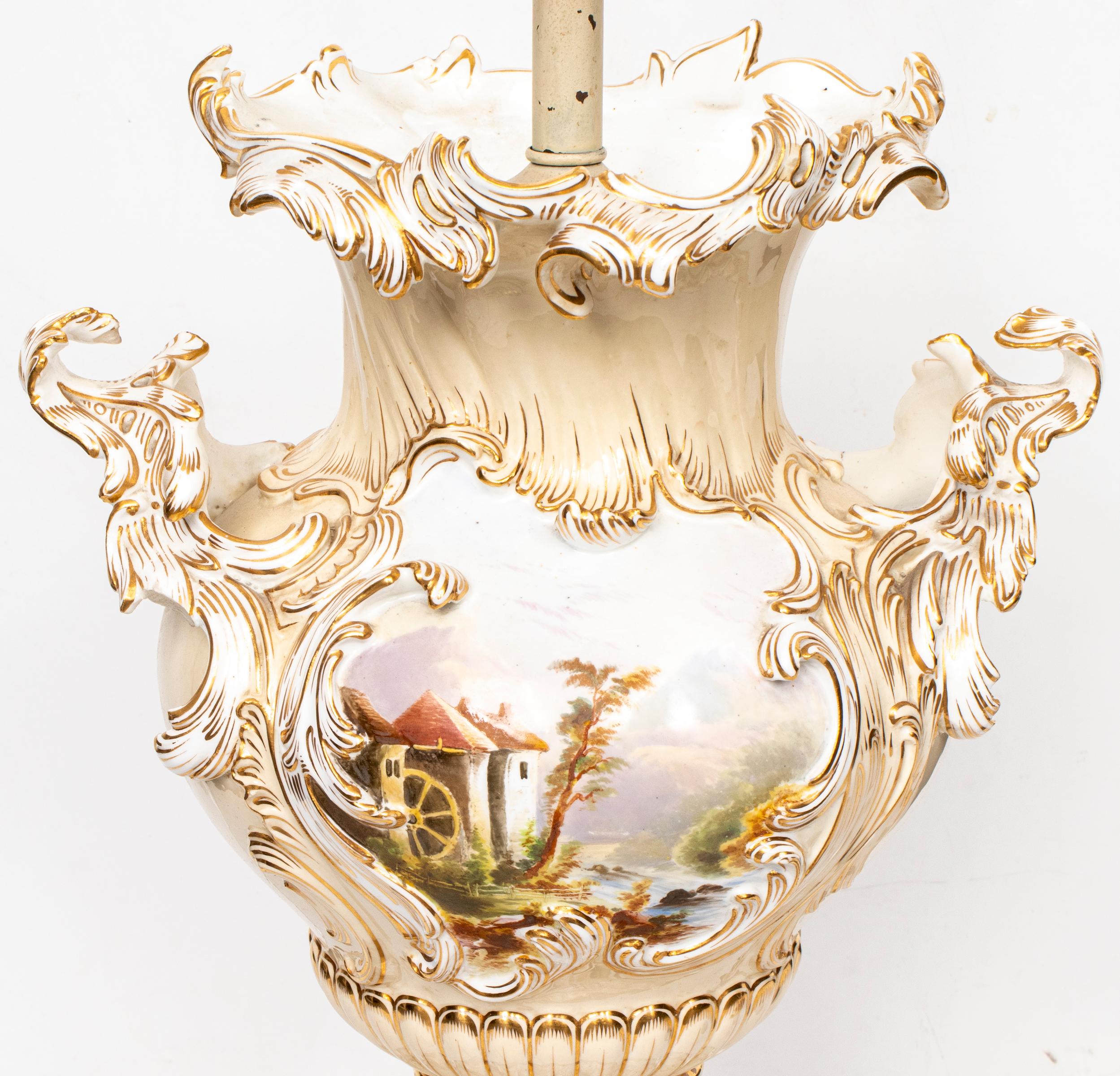 Lampe de table en porcelaine de style Capodimonte Bon état - En vente à New York, NY