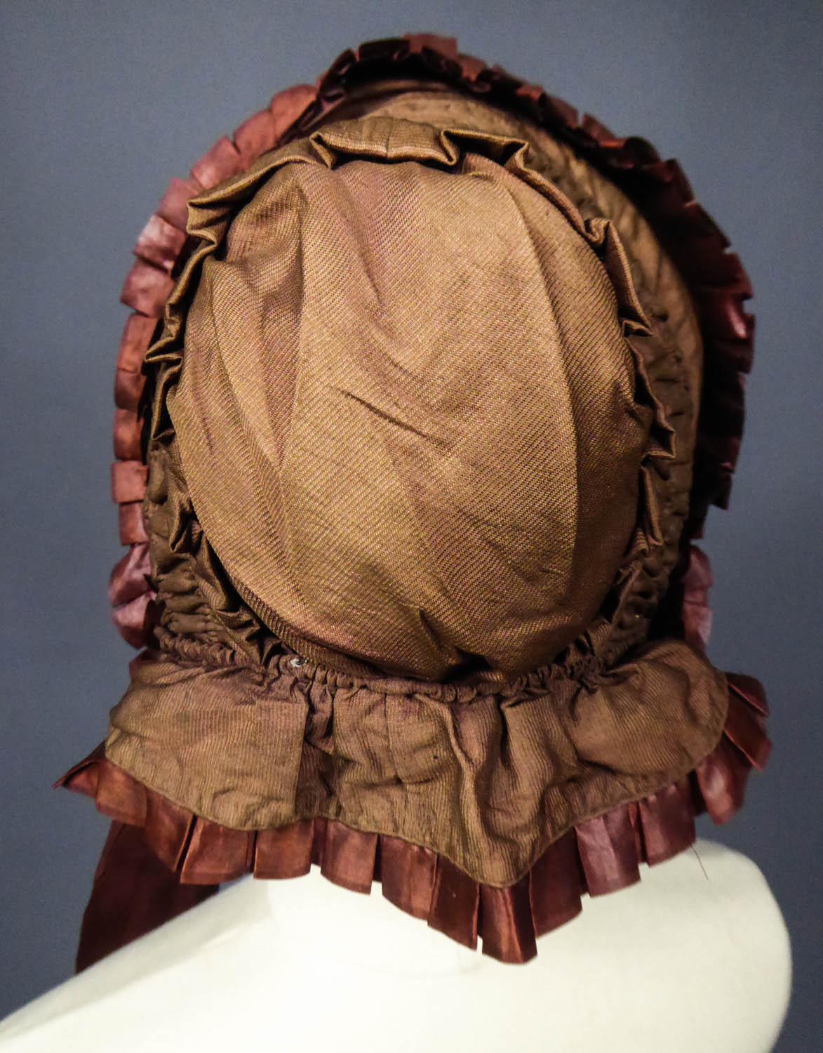 Capote for Little Girl in Taffeta silk with Bavolet Circa 1860 4