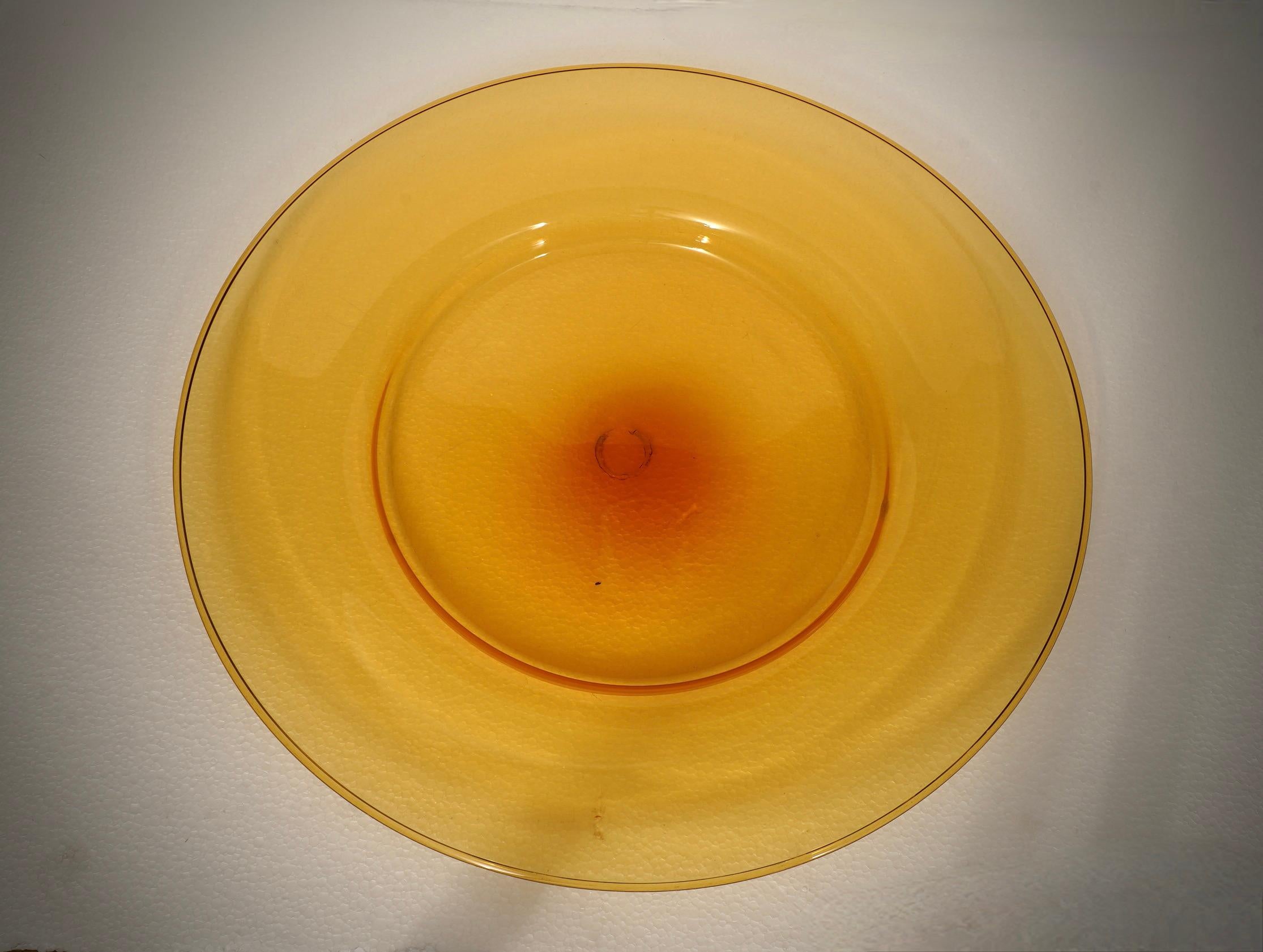 Italiano Piatto rotondo in vetro arancione di Cappellin Murano, 1920 in vendita
