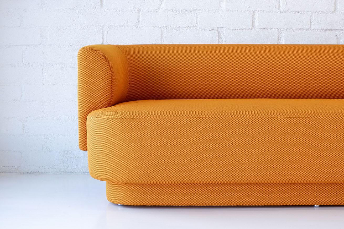 Sofa aus Kupfer von Phase Design, Stoff (amerikanisch) im Angebot