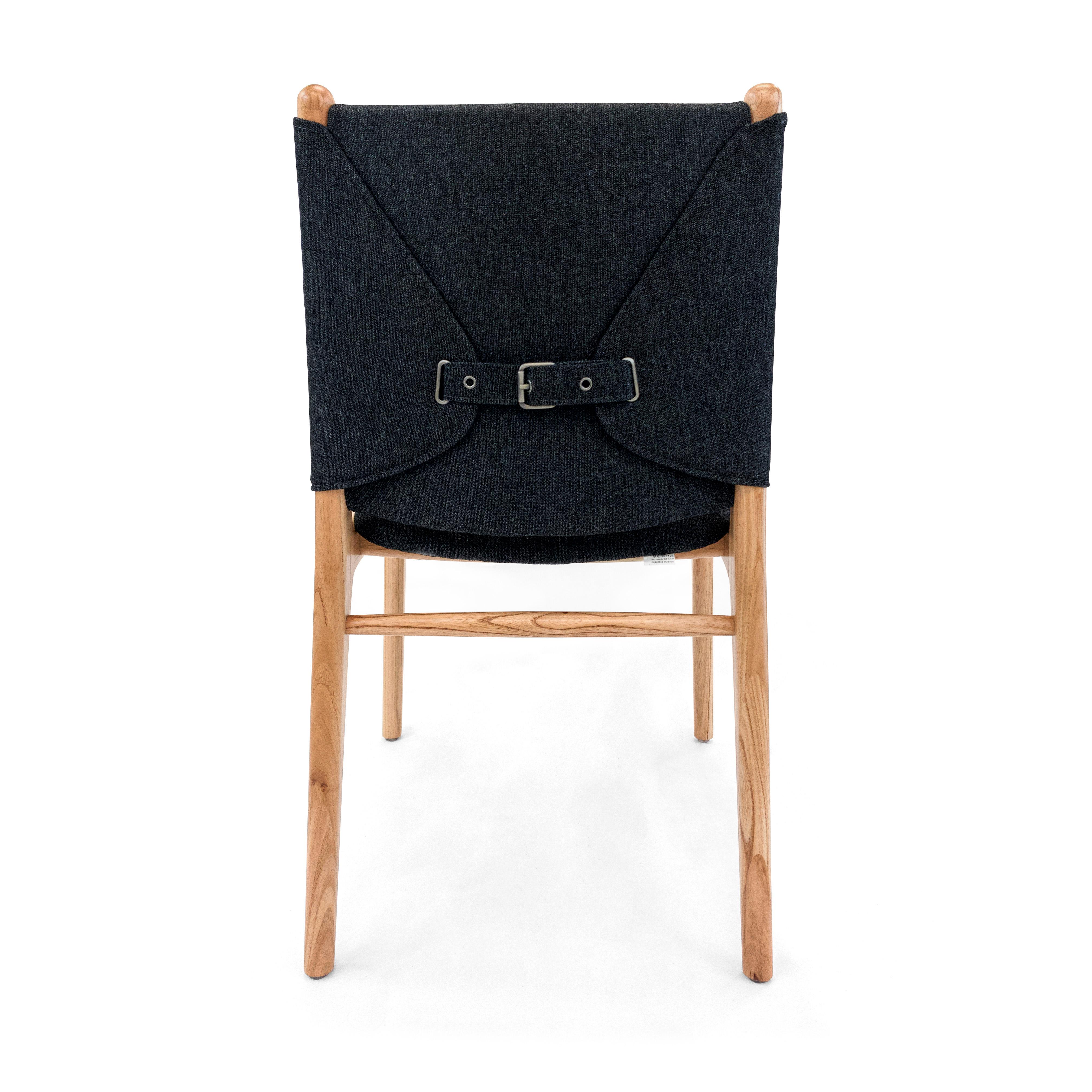 Chaise de salle à manger Cappio en finition Wood Wood Wood et tissu noir, ensemble de 2 en vente 1