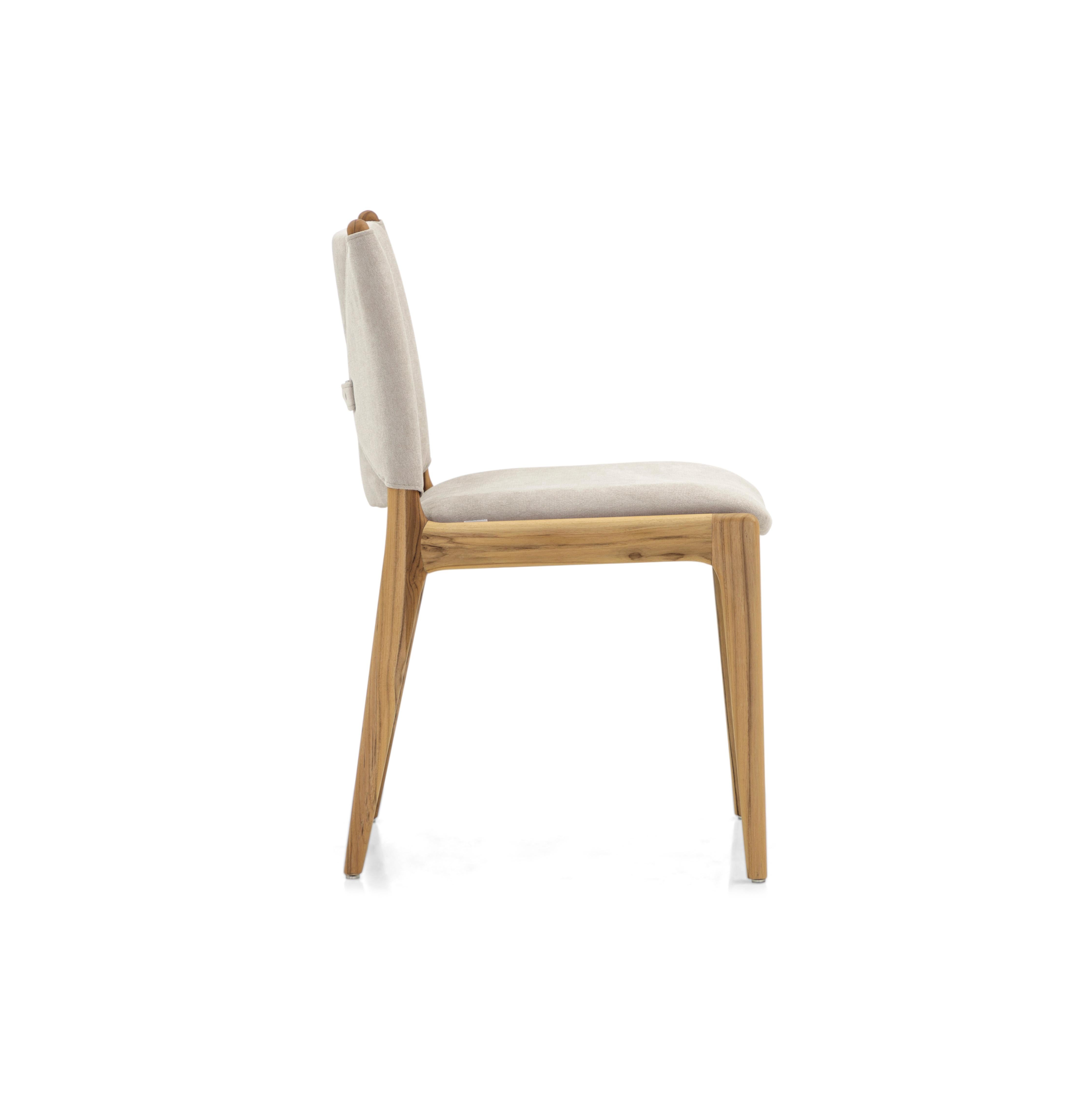 Moderno Sedie da pranzo in teak personalizzabili con dettaglio fibbia e tessuto avorio, Linea Cappio in vendita