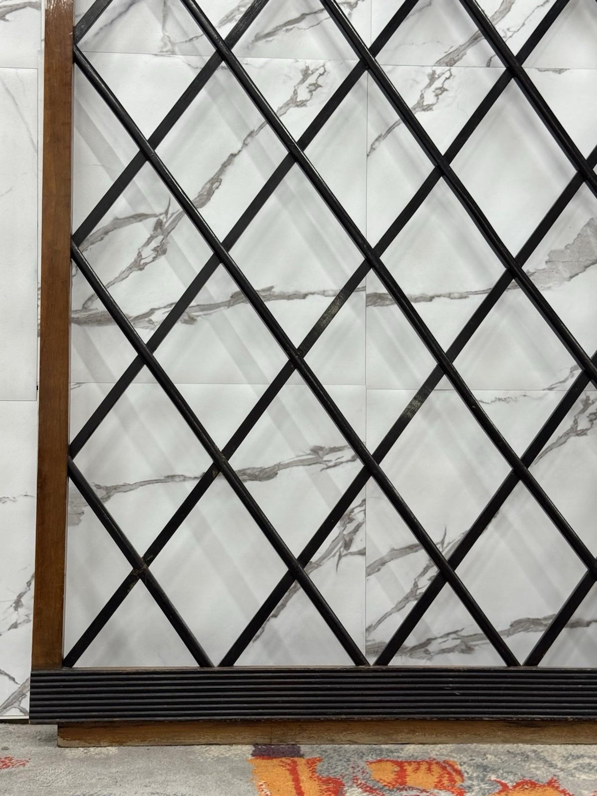 Italian Porte-manteau mural dans le style de Paolo Buffa Mid-Century 1950's design en vente