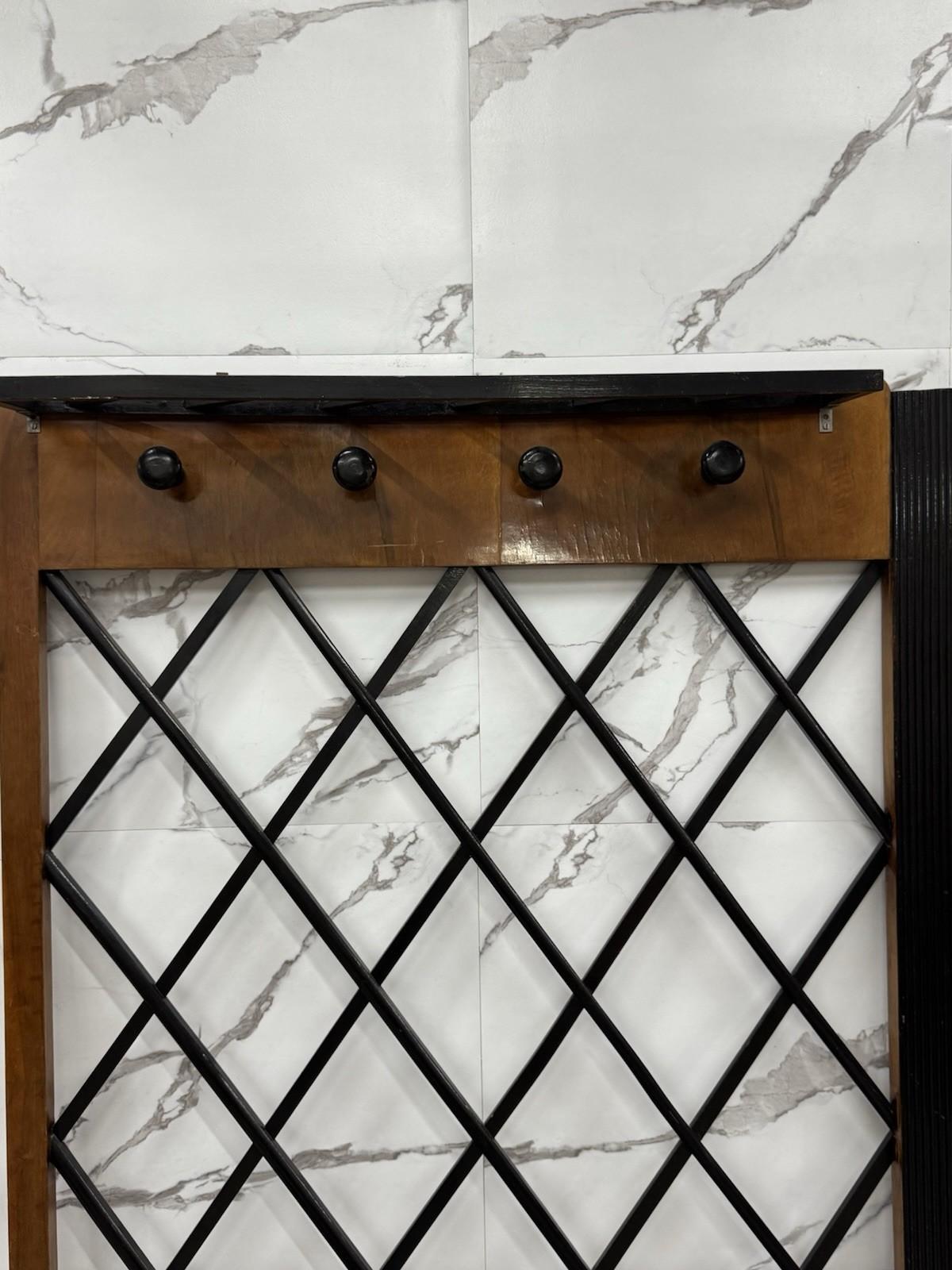 Porte-manteau mural dans le style de Paolo Buffa Mid-Century 1950's design en vente 1