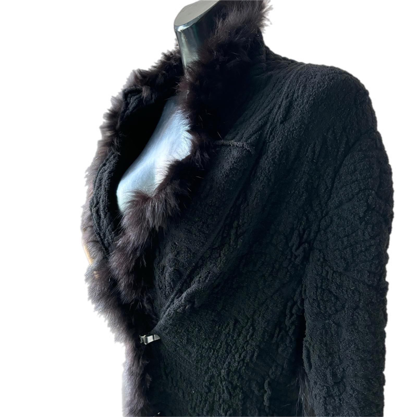 Black Cappotto Cavalli con dettagli in pelliccia in ottime condizioni