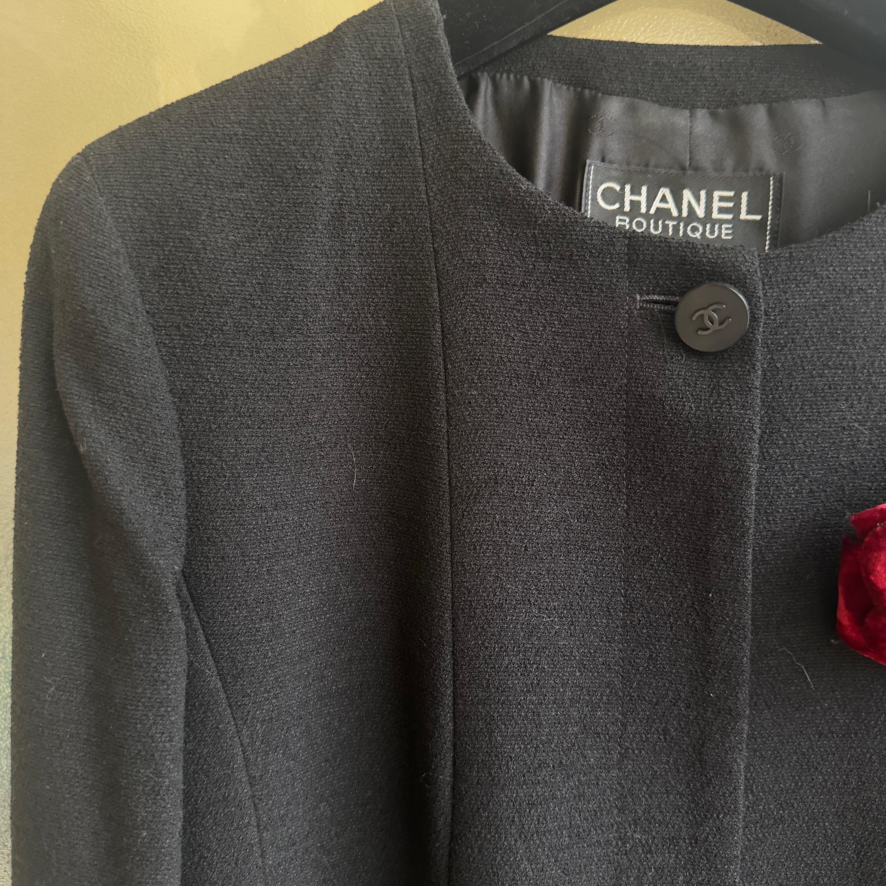Chanel coat with camellia Like new For Sale 7