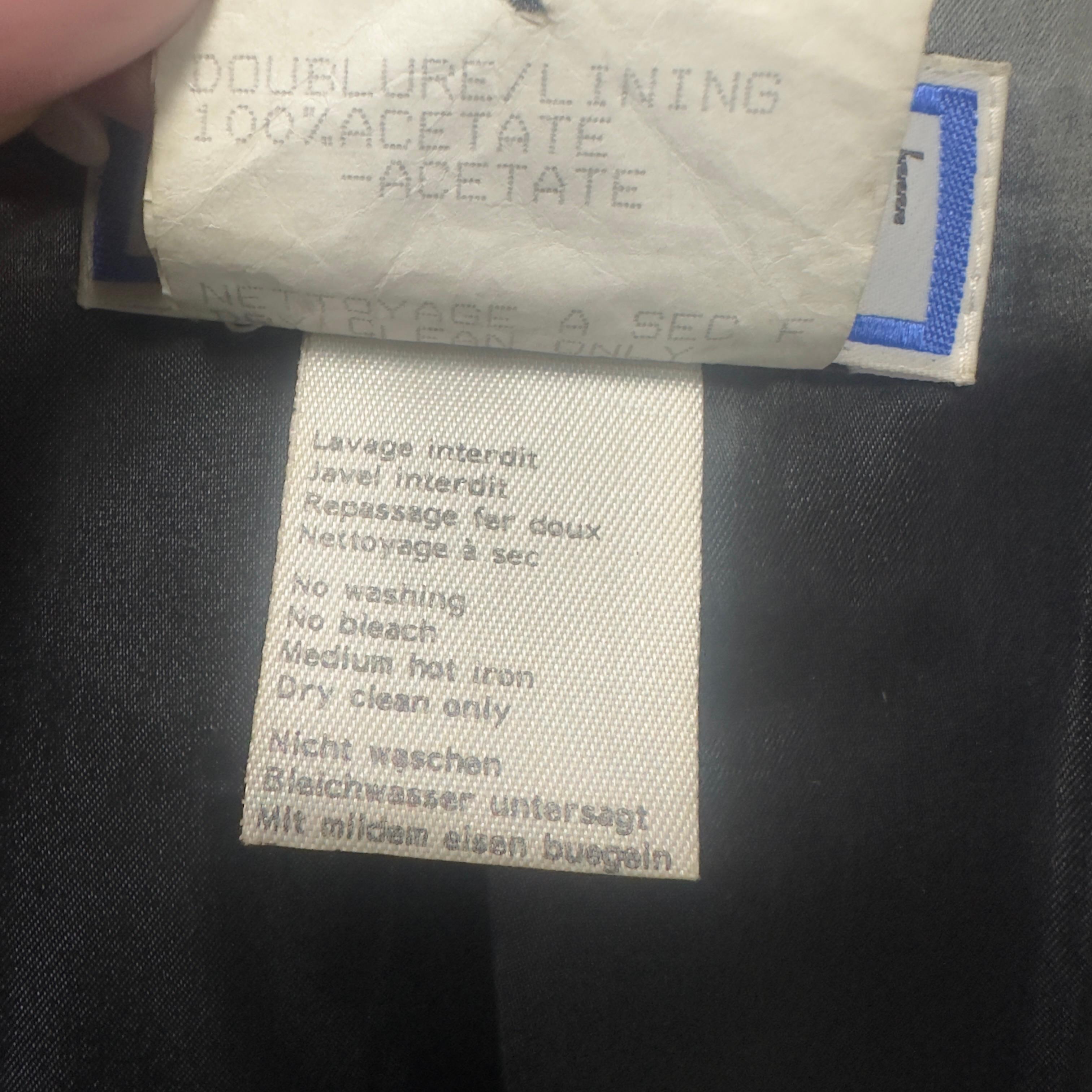 Yves Saint Laurent 80's coat in excellent condition For Sale 6