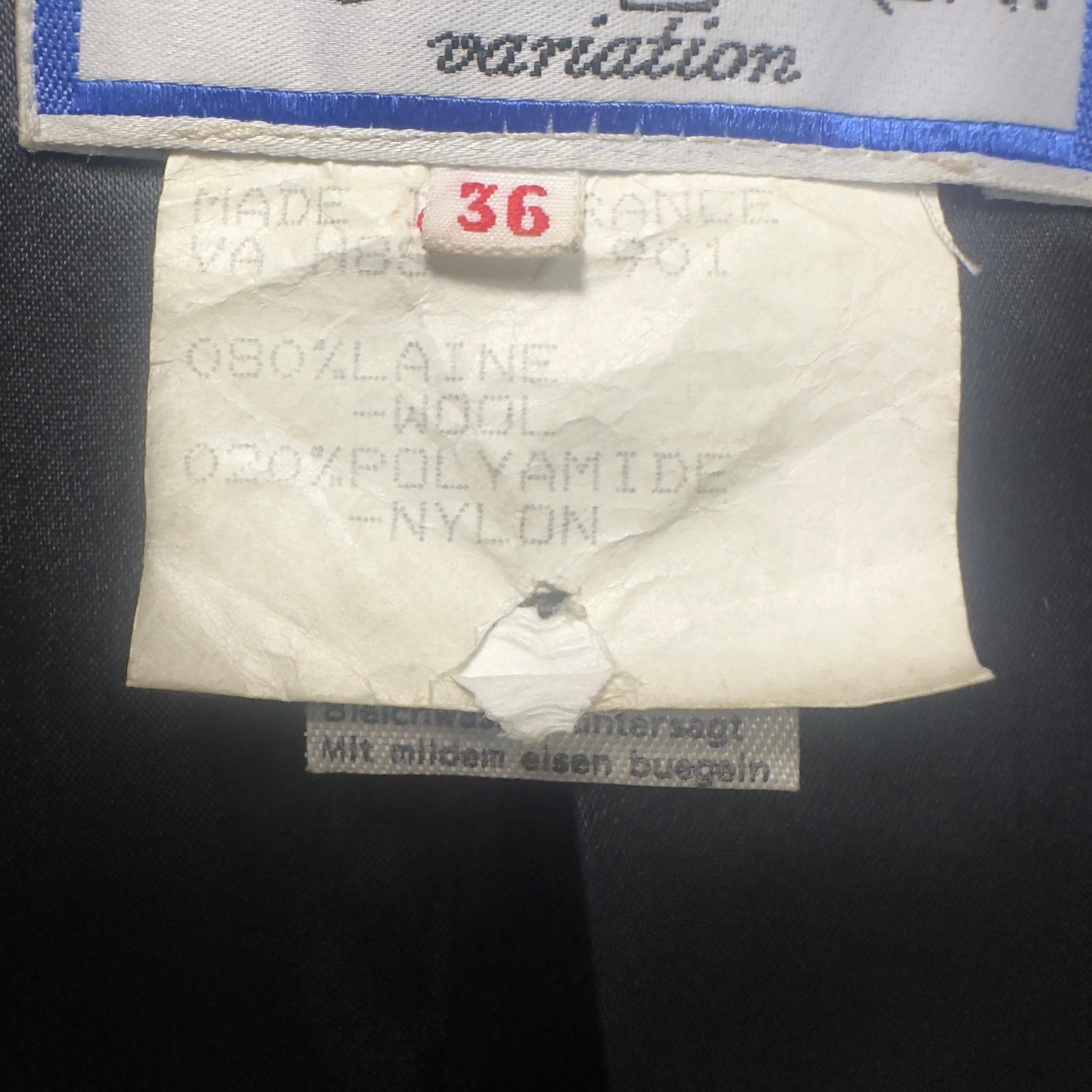 Yves Saint Laurent 80's coat in excellent condition For Sale 10