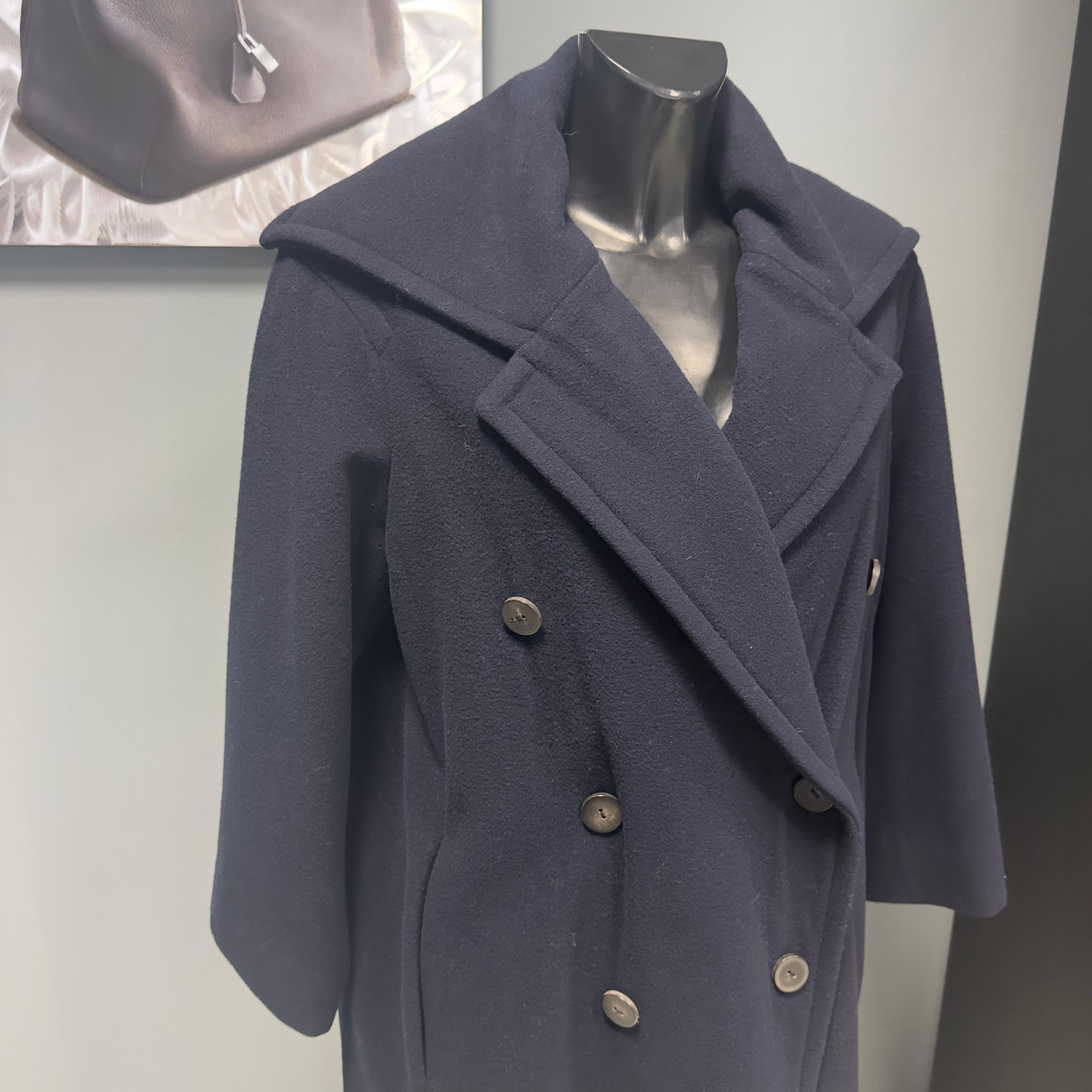 Yves Saint Laurent 80's coat in excellent condition In Excellent Condition For Sale In Basaluzzo, IT