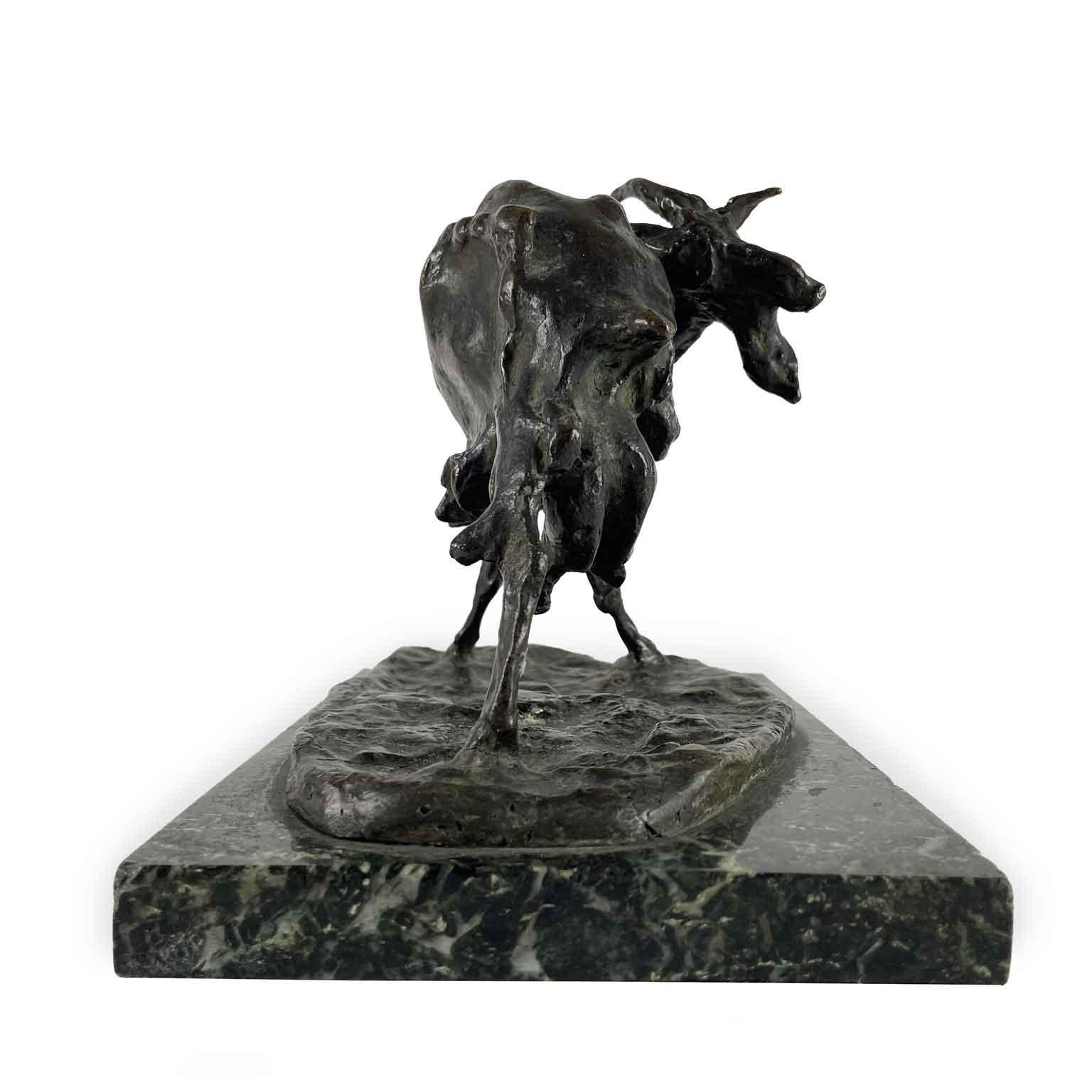 Cabra de bronce de principios de 1900 del escultor italiano Ernesto Bazzaro 20th Century en venta