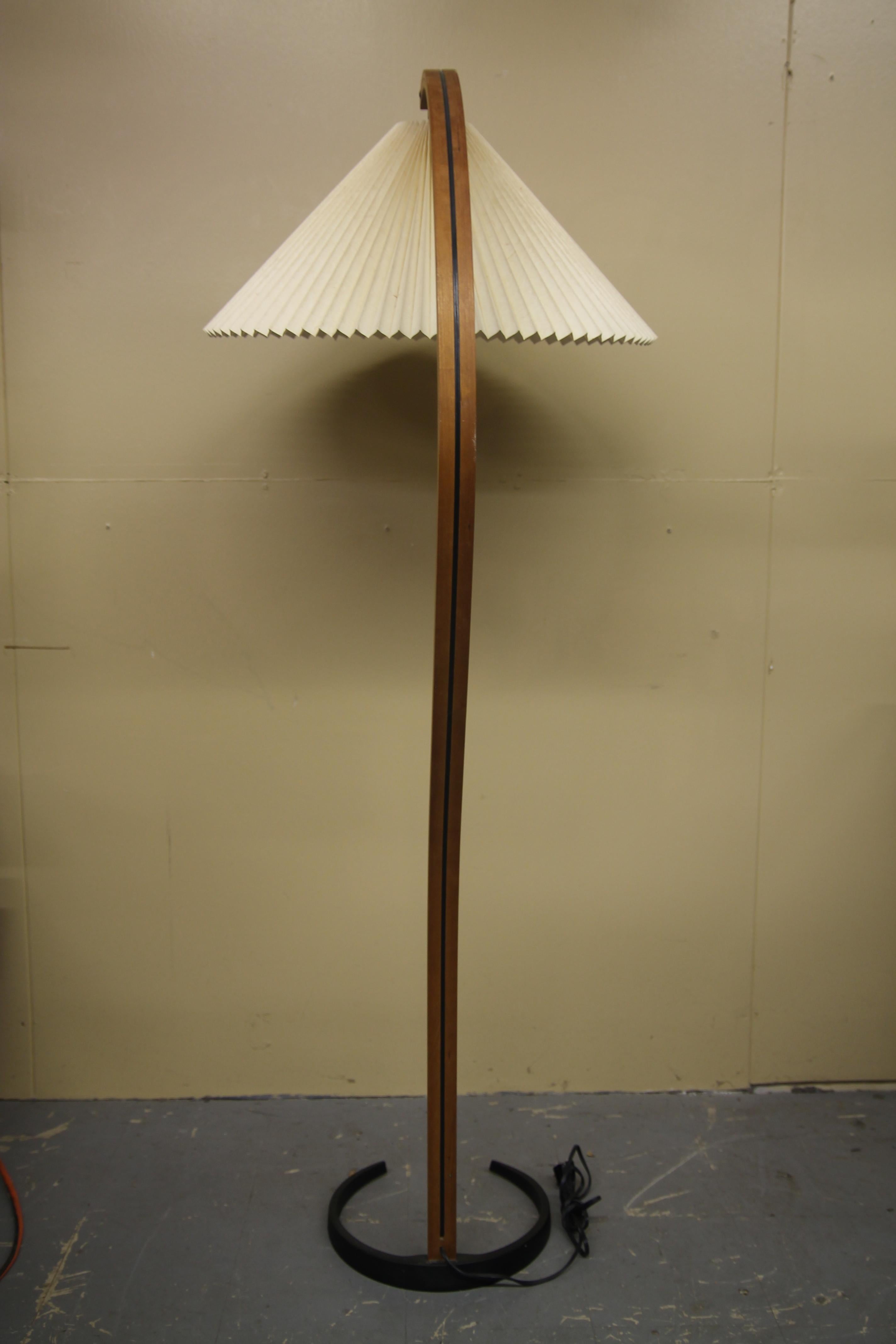 caprani bentwood lamp