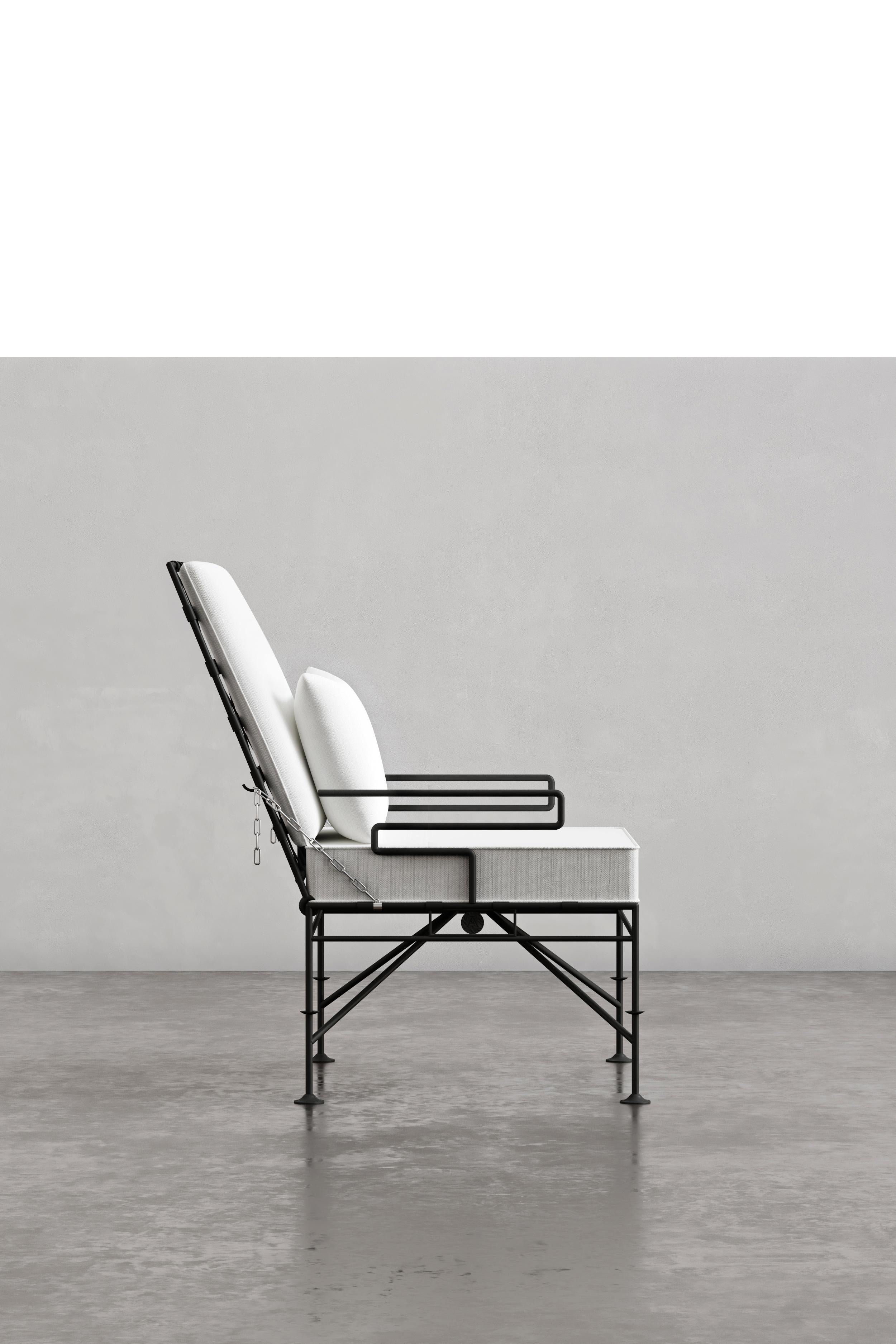 Sculpté à la main Capri Chain Chair Floating Arm en vente