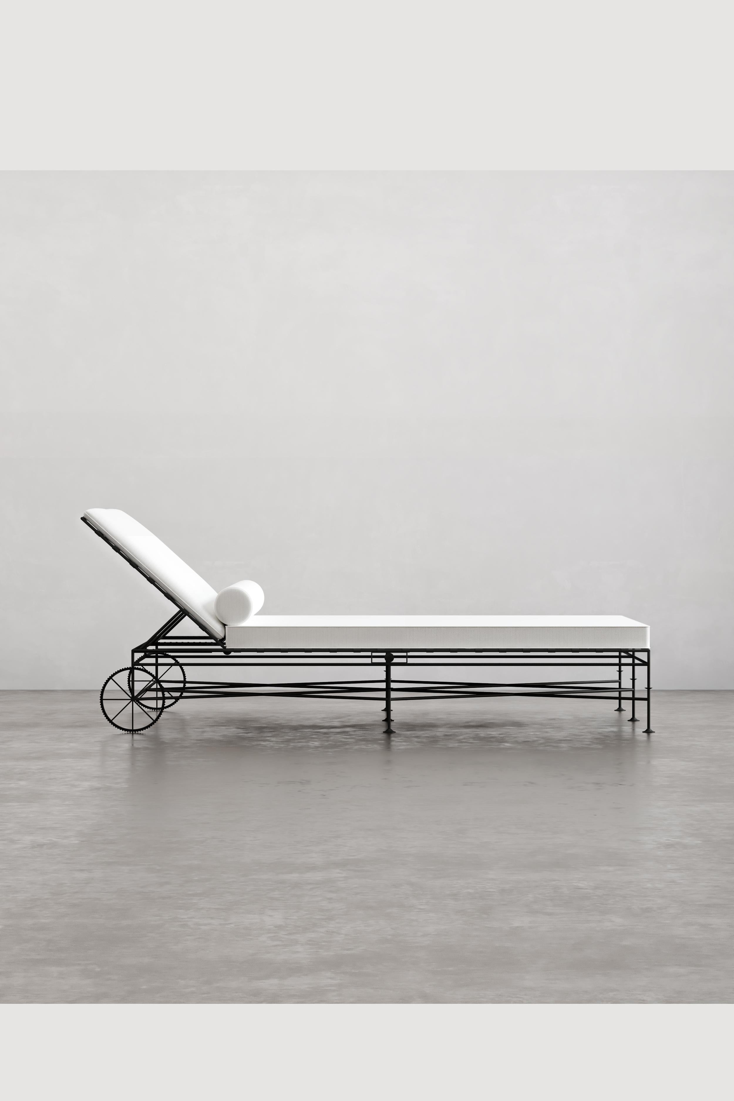 Sculpté à la main Chaise longue double Capri Unarmed en vente