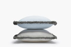 Capri-Leinenkissen in Hellblau mit mehrfarbigen Fransen