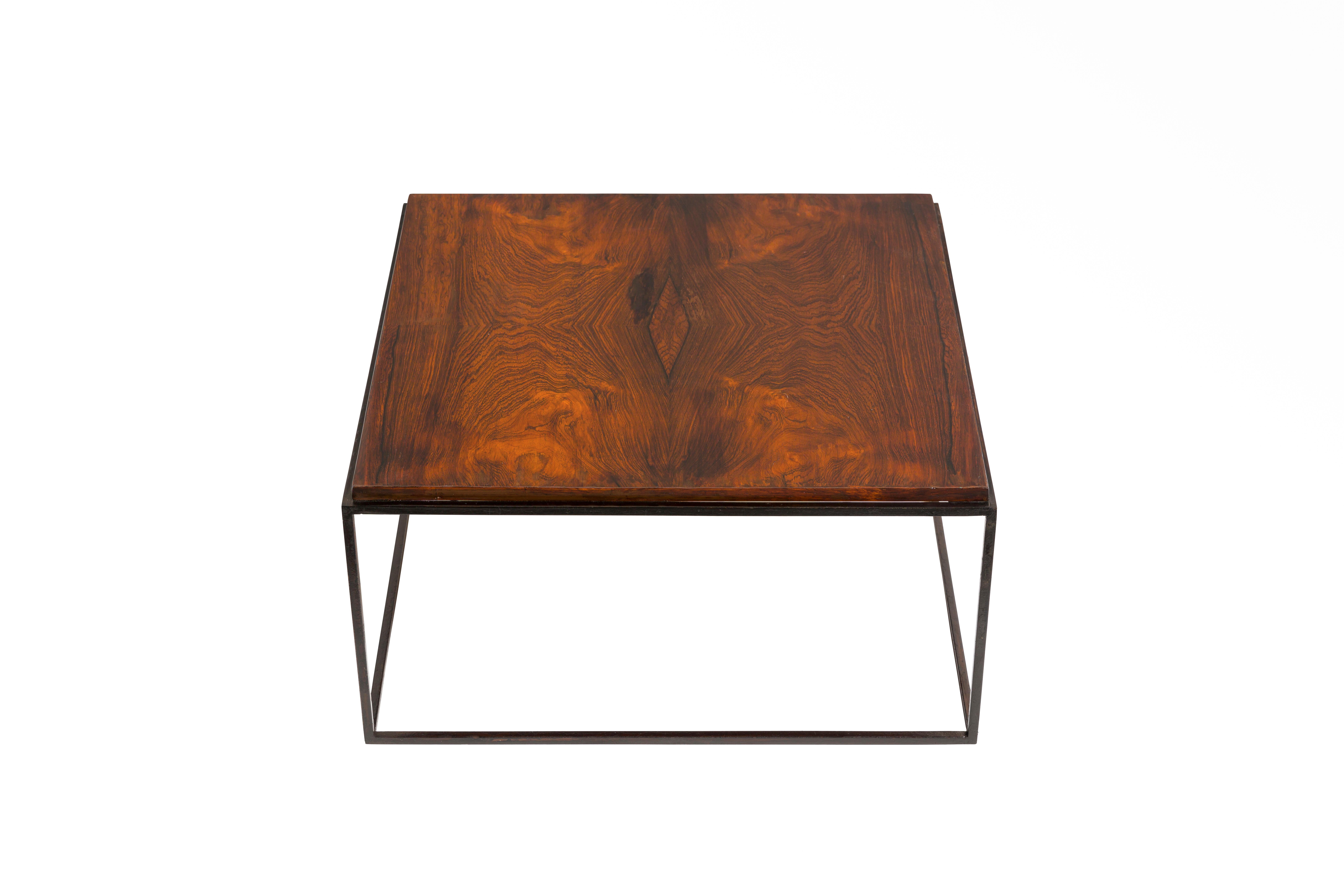 Brésilien Table d'appoint Capri par Jorge Zalszupin, Modernité du milieu du siècle, années 1960 en vente