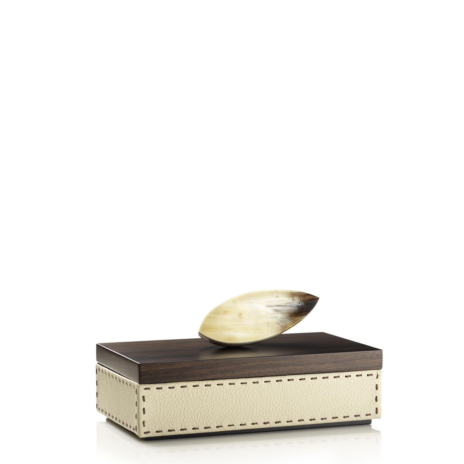 Capricia Box in Pebbled Leather with Handle in Corno Italiano, Mod. 4473 In New Condition For Sale In Recanati, Macerata