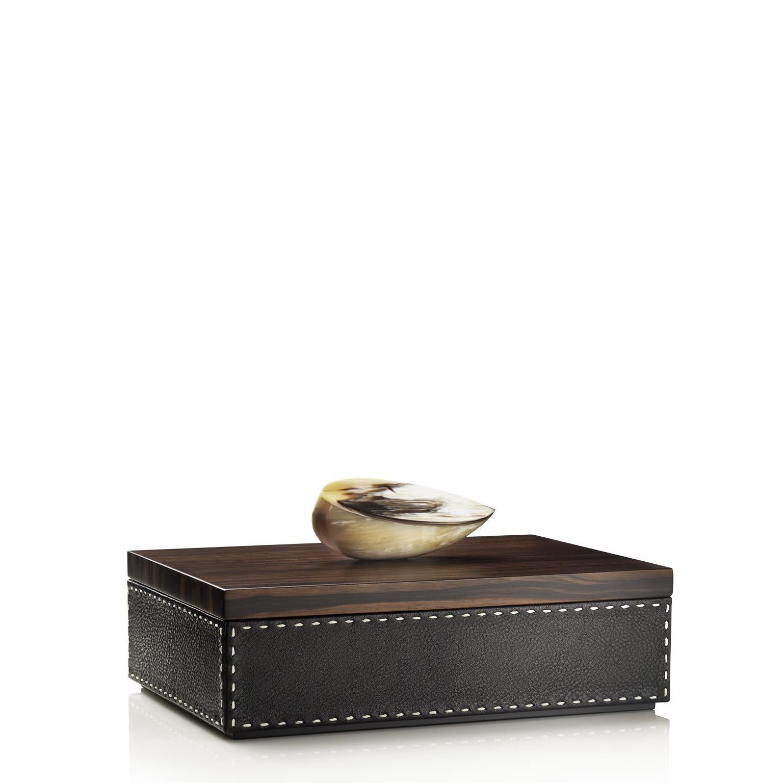 Capricia Box in Pebbled Leather with Handle in Corno Italiano, Mod. 4473 For Sale 1