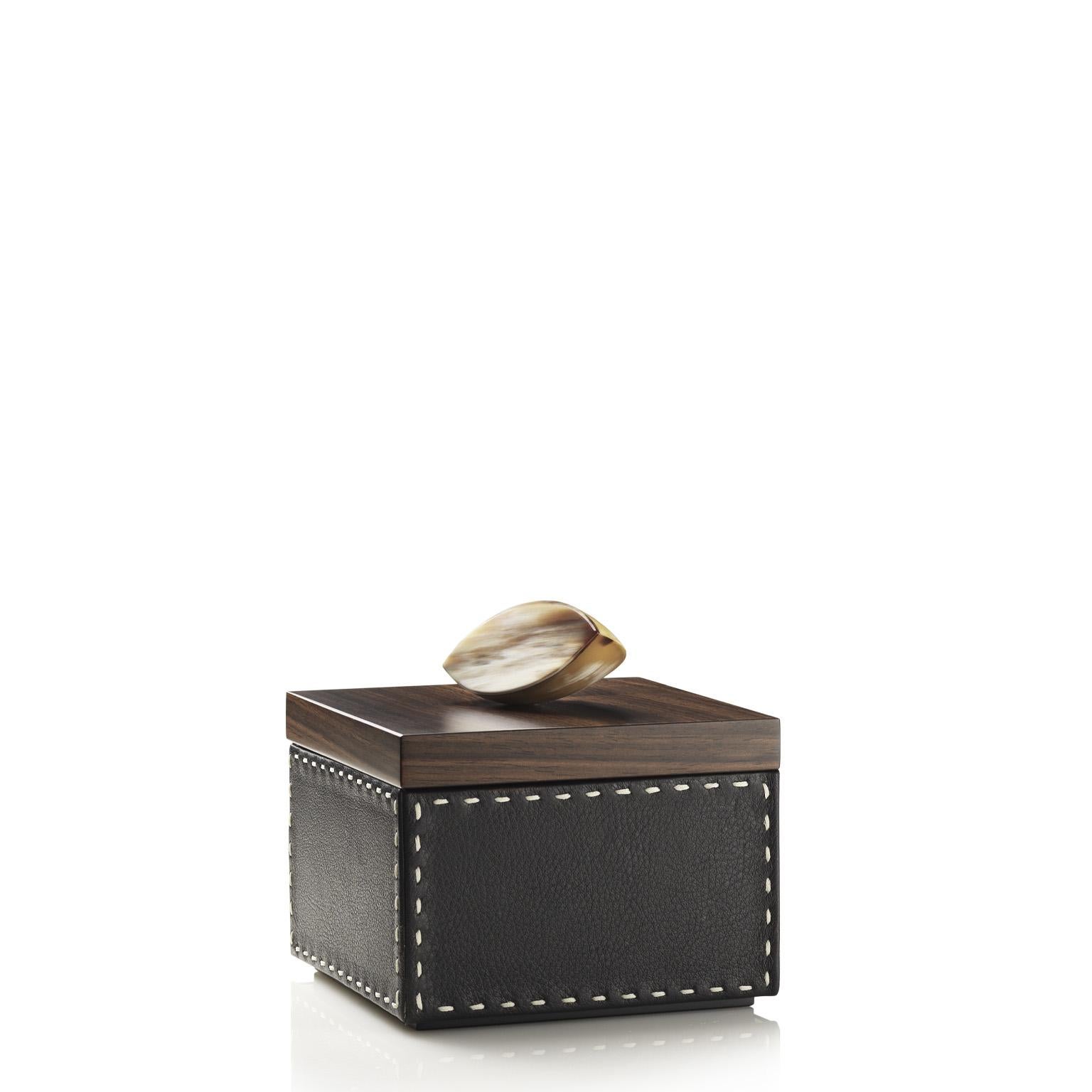 Capricia Square Box in Pebbled leather with Handle in Corno Italiano, Mod. 4476 In New Condition For Sale In Recanati, Macerata