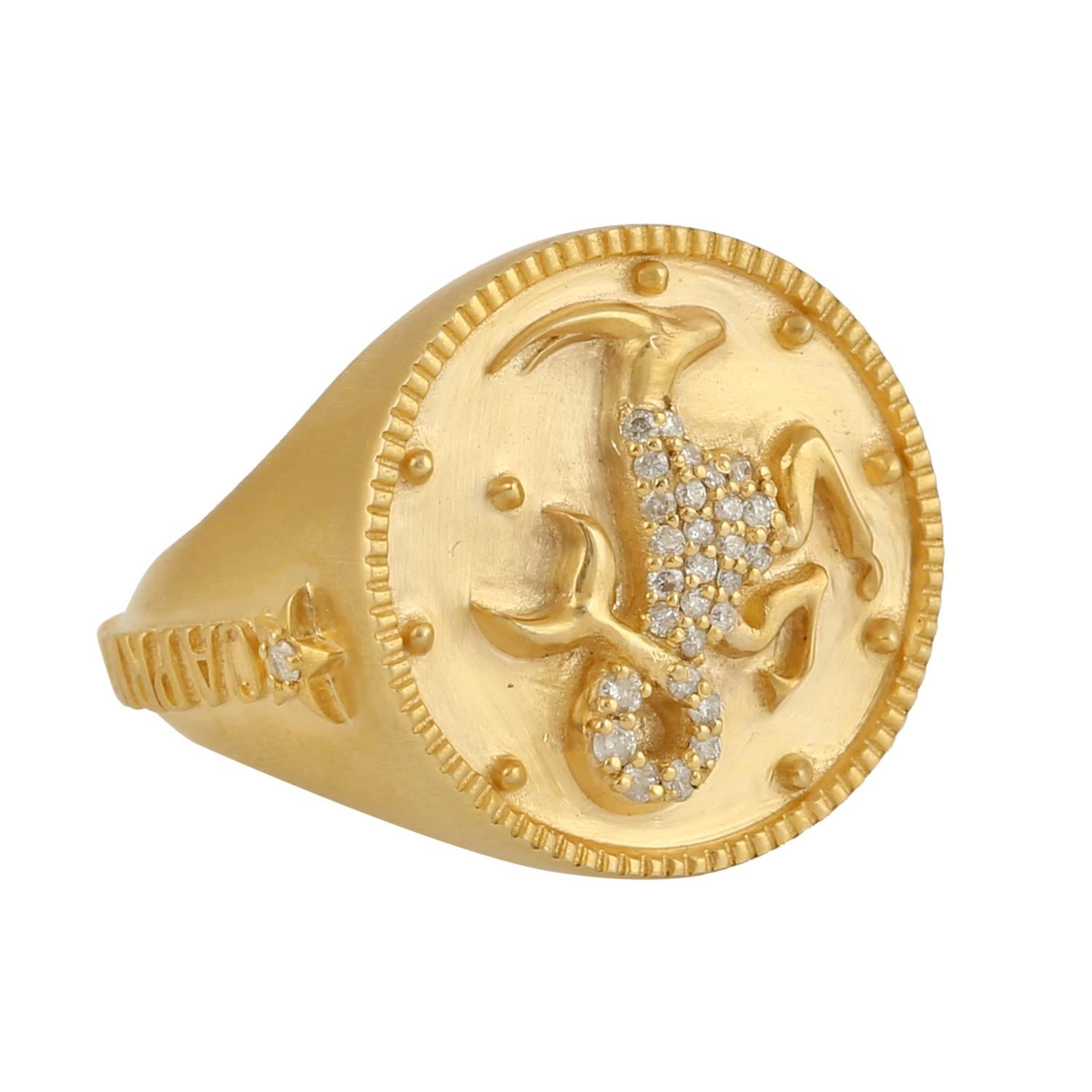 Capricorn Zodiac Ring with Natural Pave Diamonds Made in Yellow Gold In New Condition For Sale In New York, NY