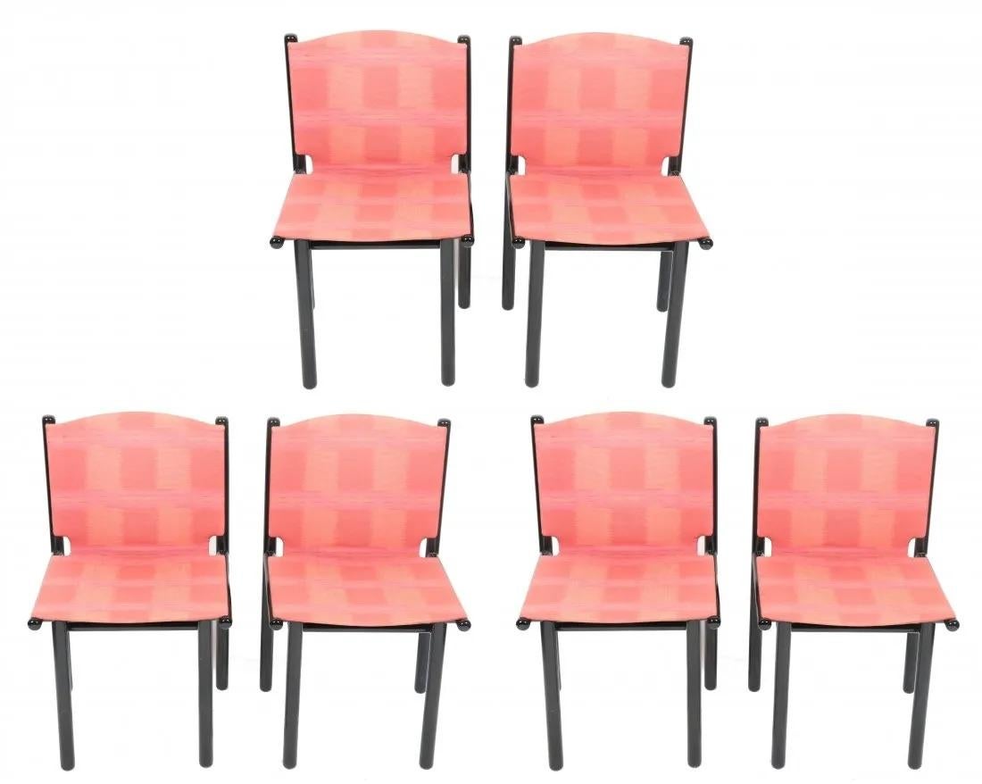 Textile Ensemble de chaises de salle à manger Caprille, Gianfranco Frattini pour Cassina, noir et rose, 1980 en vente